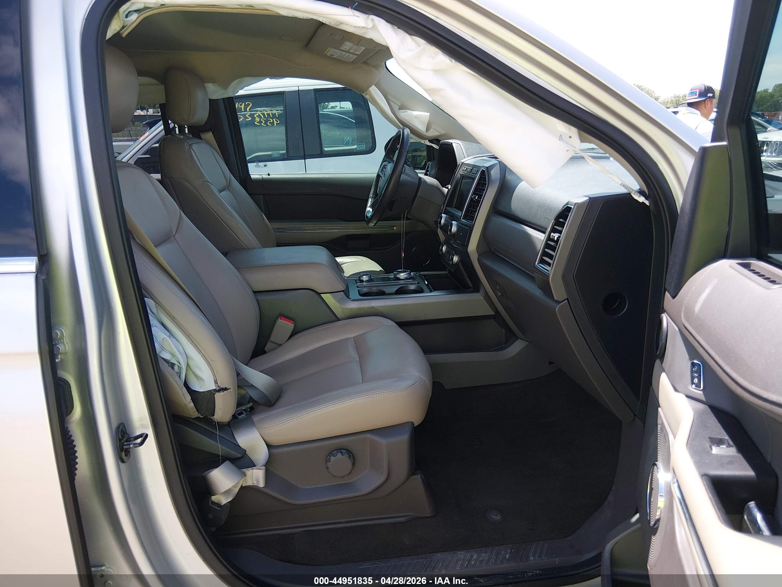 FORD EXPEDITION image 5