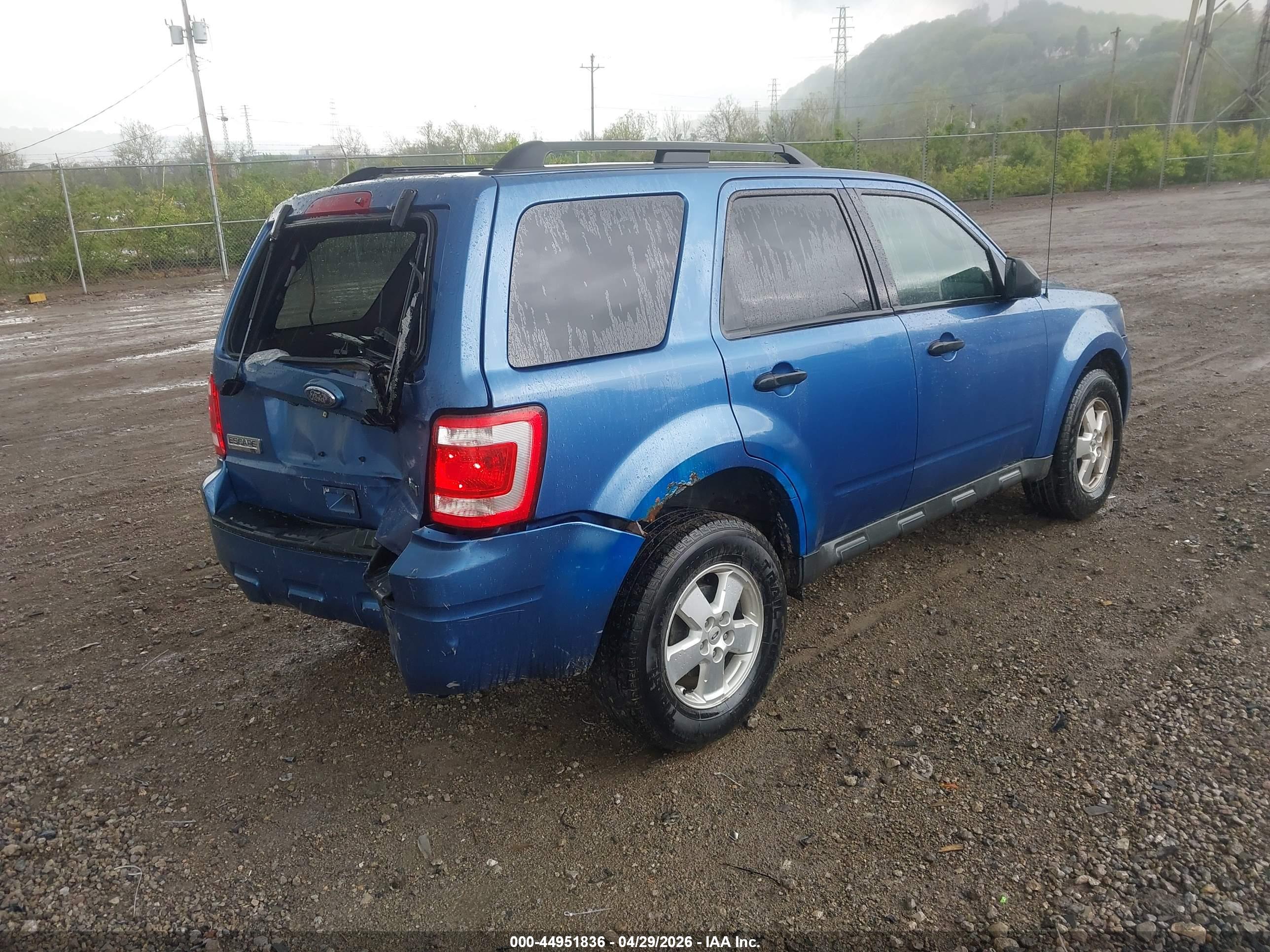 FORD ESCAPE image 4