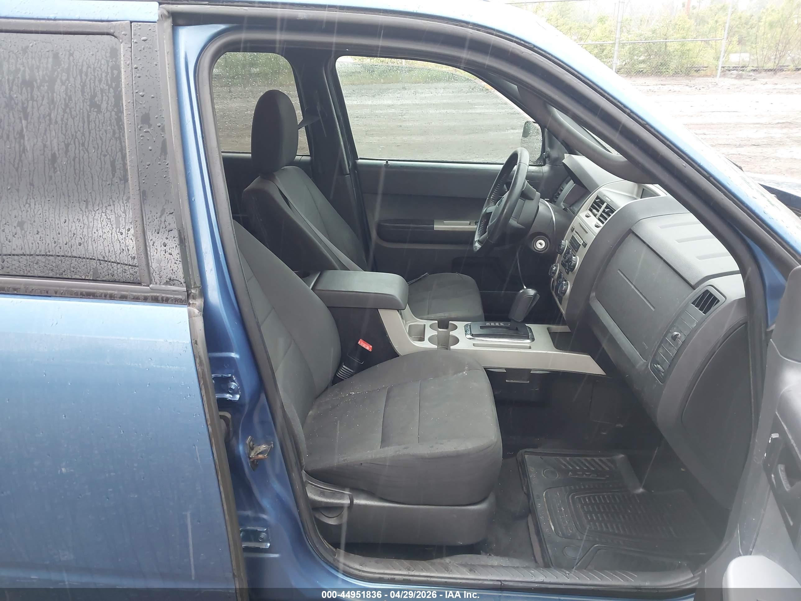 FORD ESCAPE image 5
