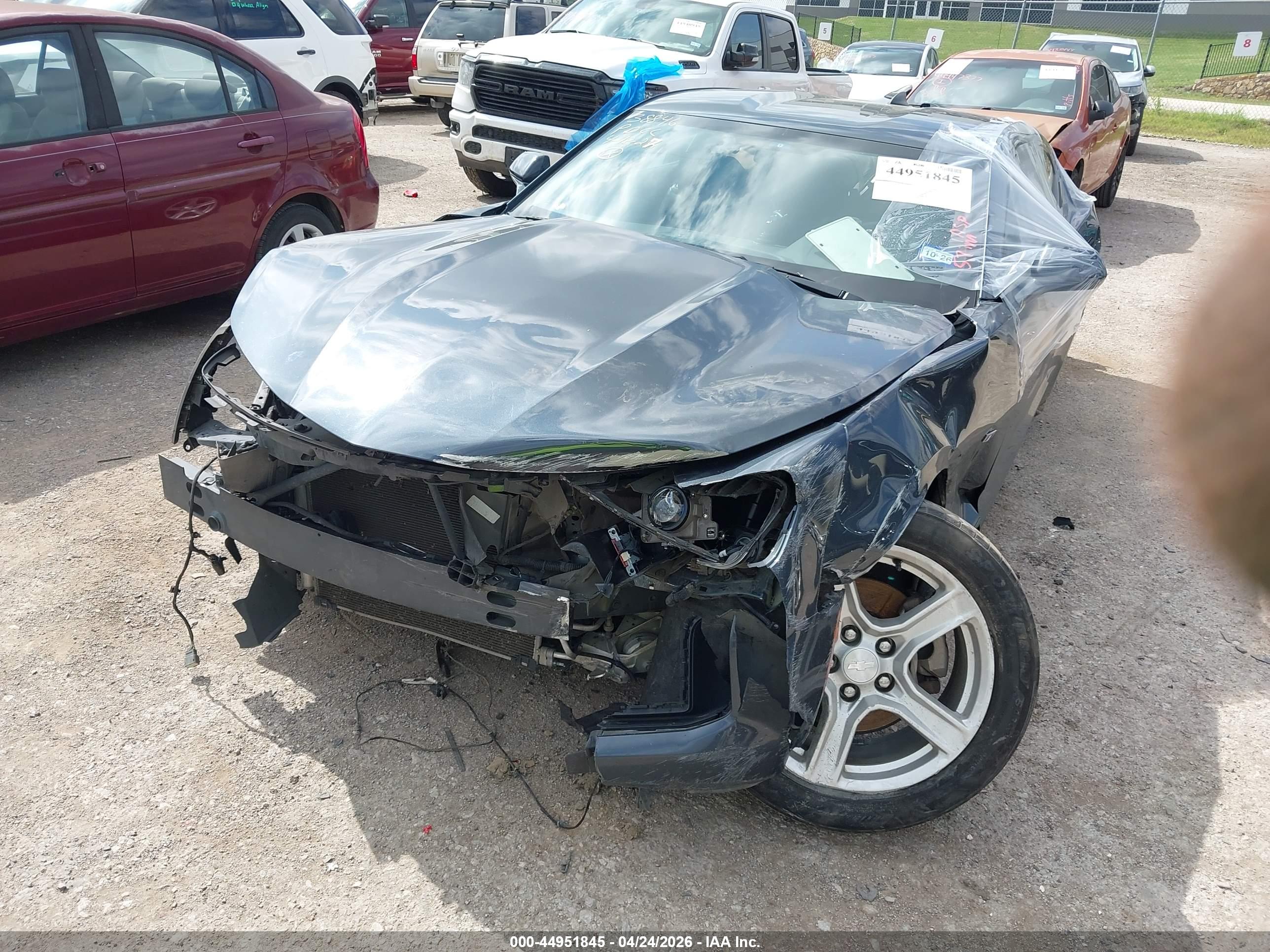 CHEVROLET CAMARO image 6