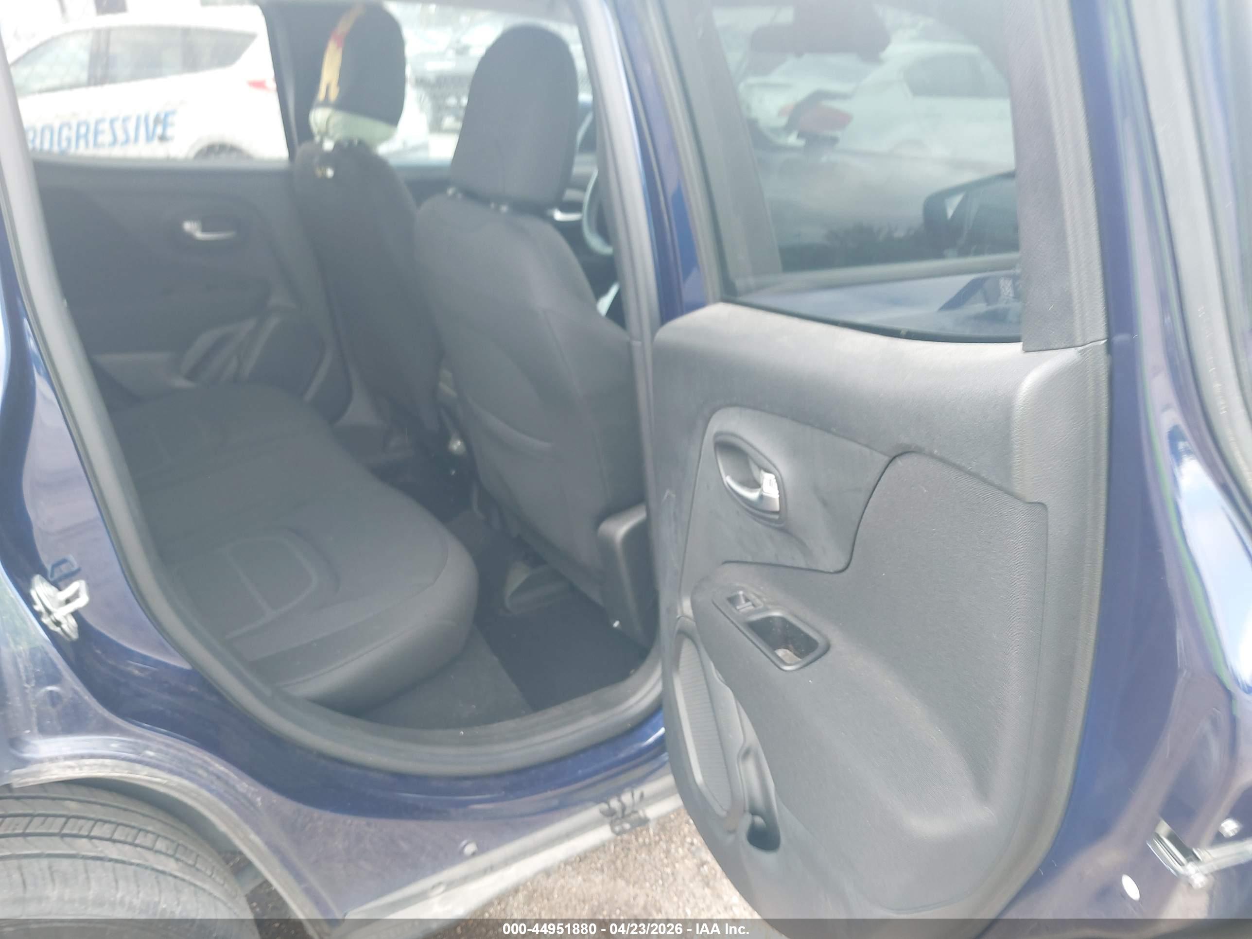 JEEP RENEGADE image 8