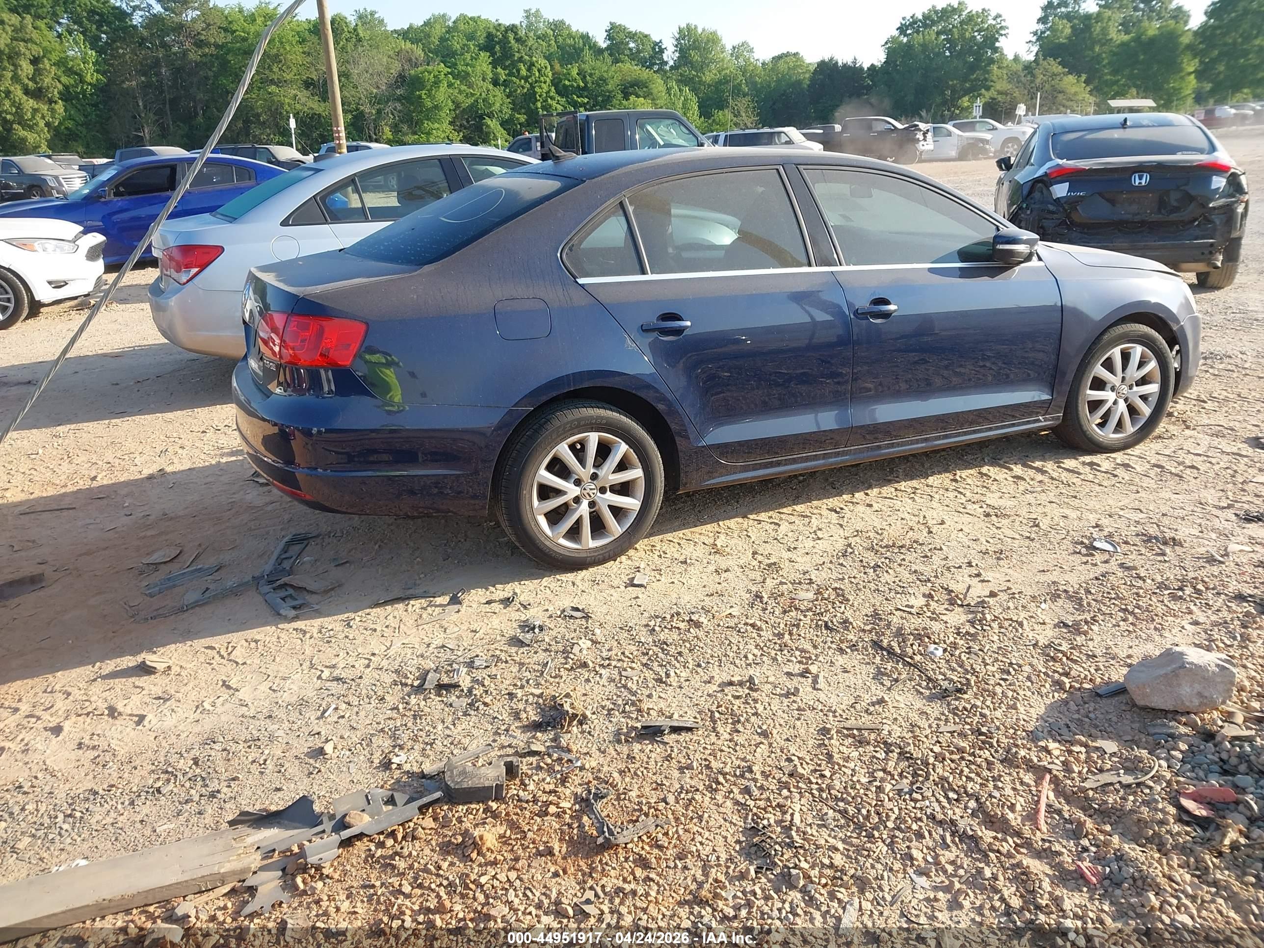 VOLKSWAGEN JETTA image 4