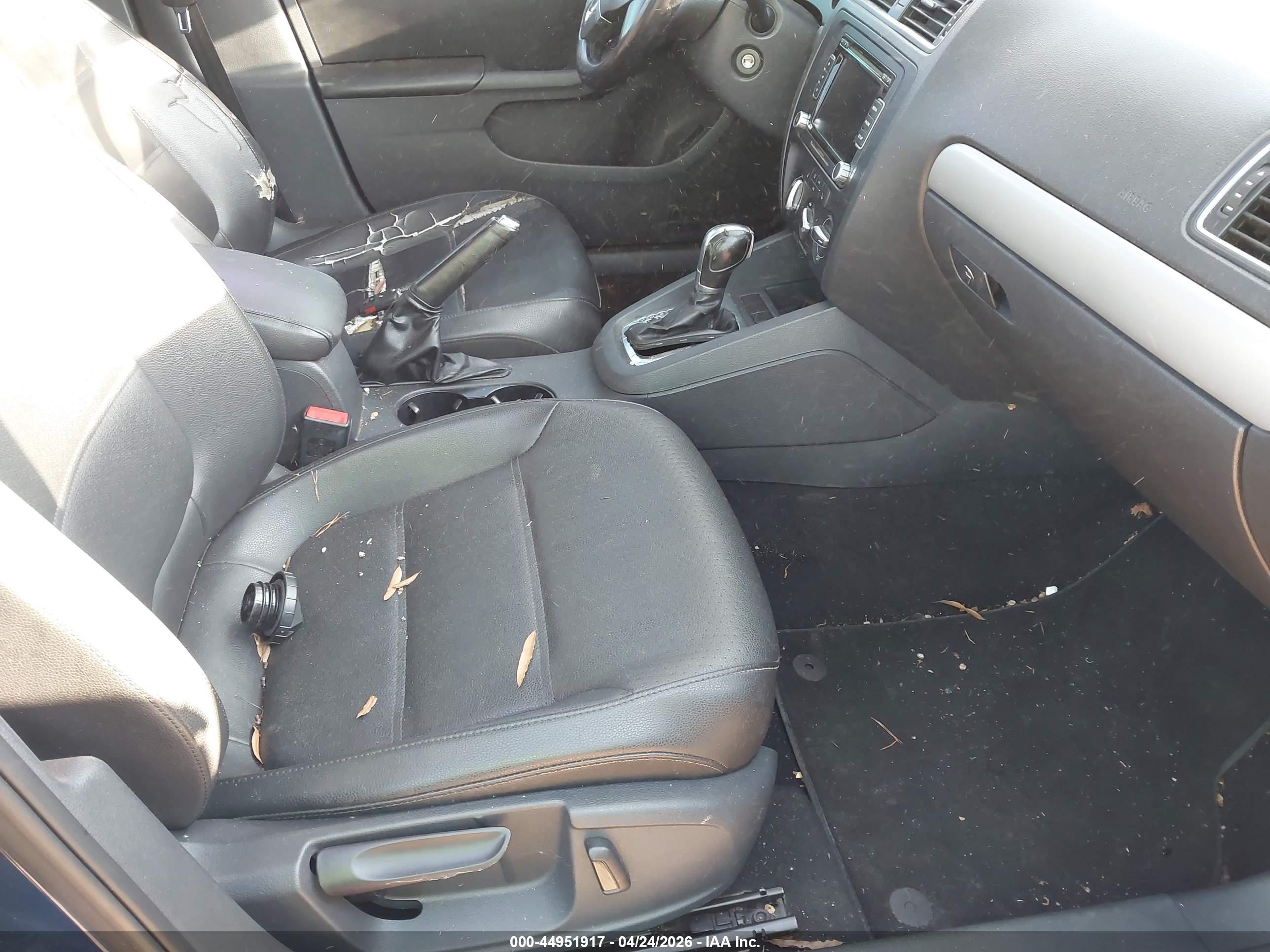 VOLKSWAGEN JETTA image 5