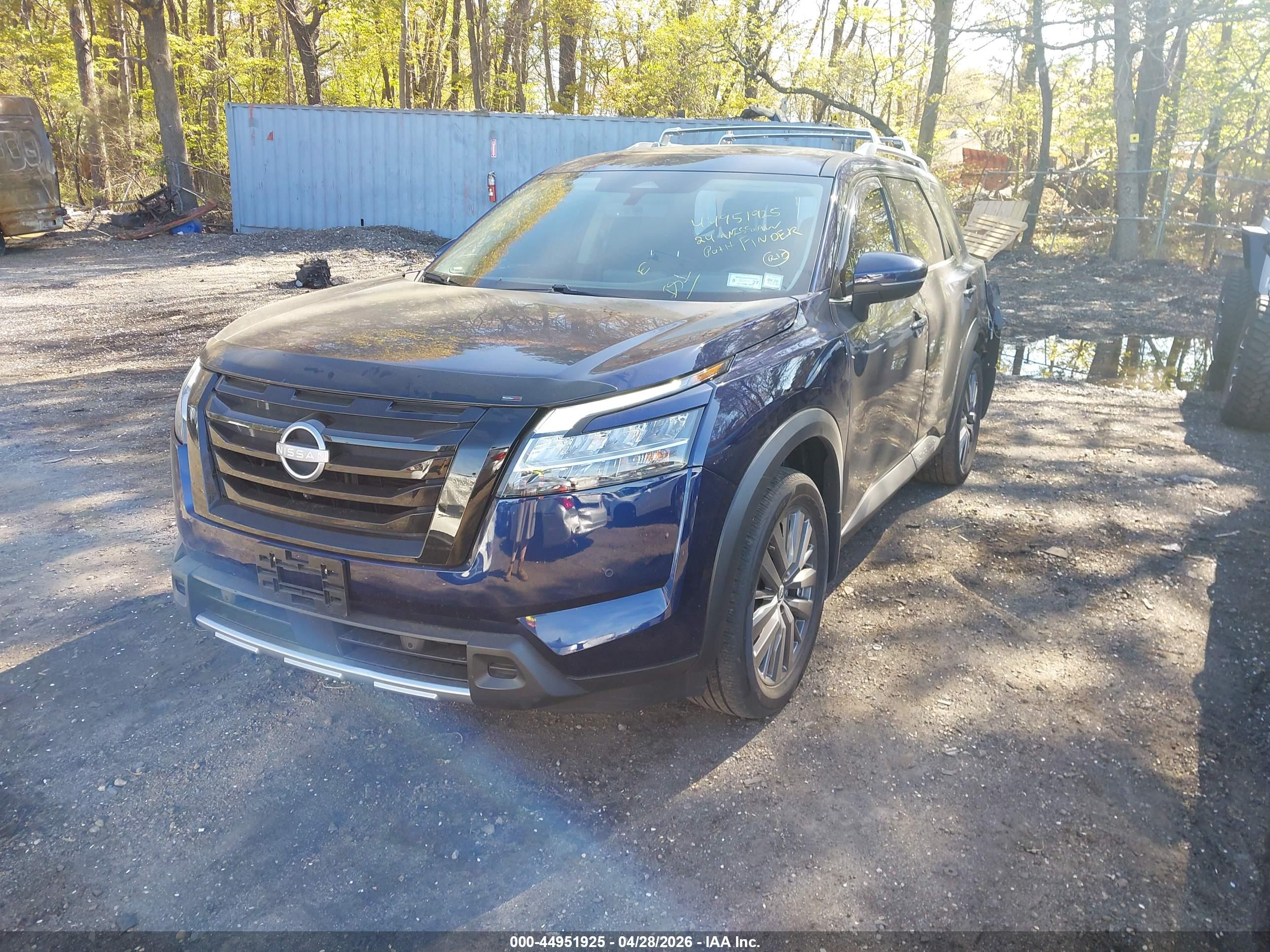 NISSAN PATHFINDER image 2