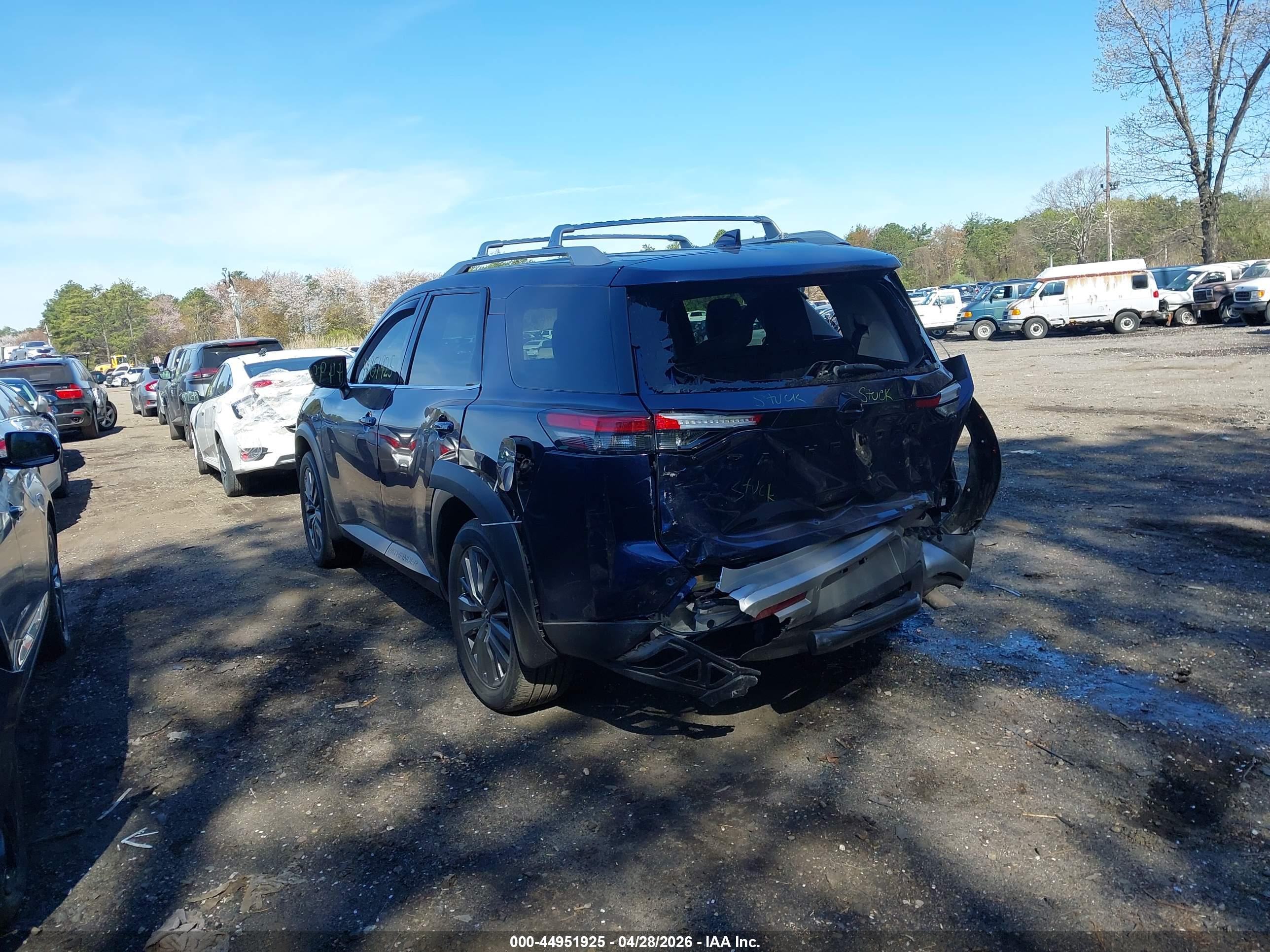 NISSAN PATHFINDER image 3