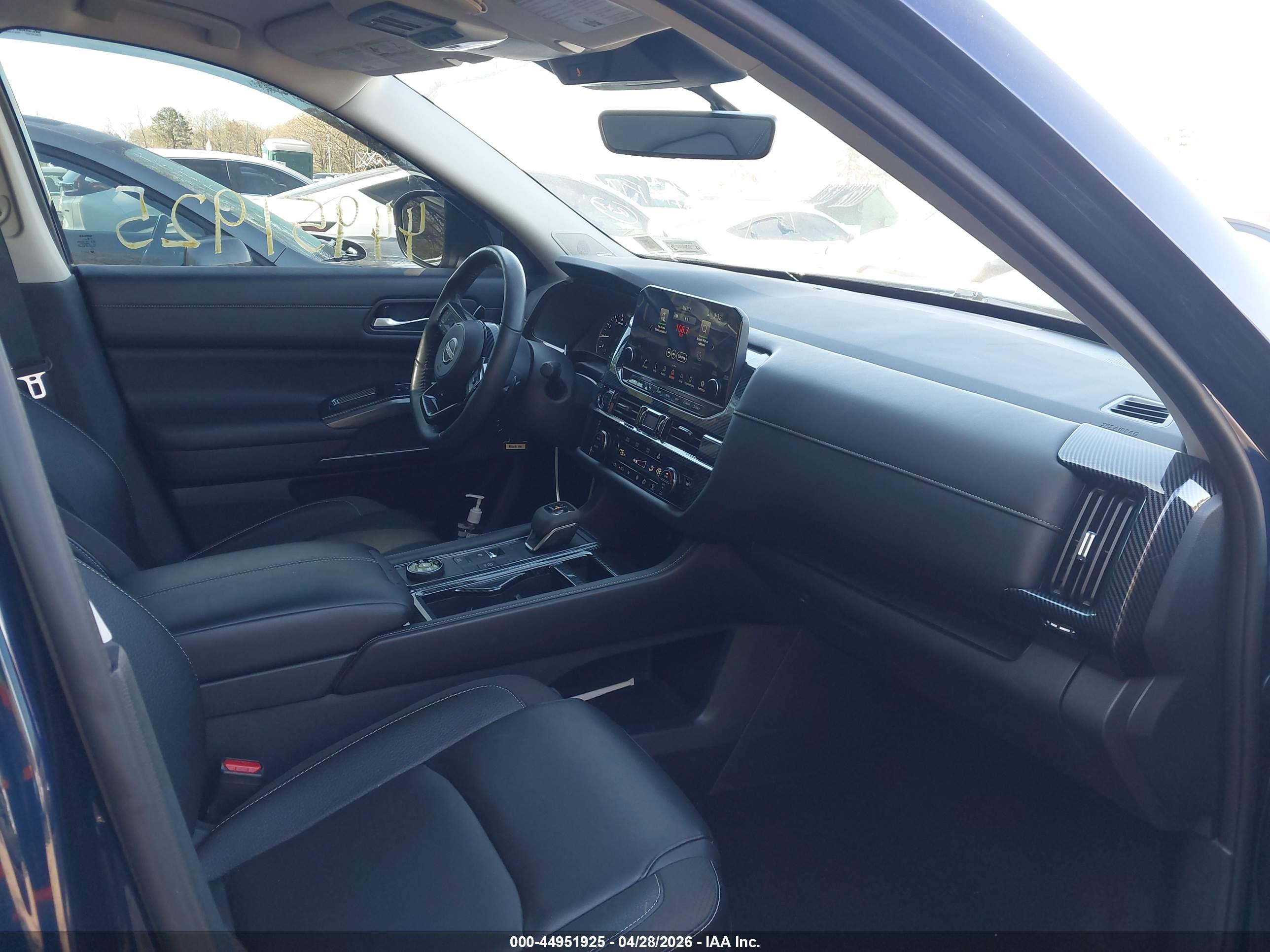 NISSAN PATHFINDER image 5