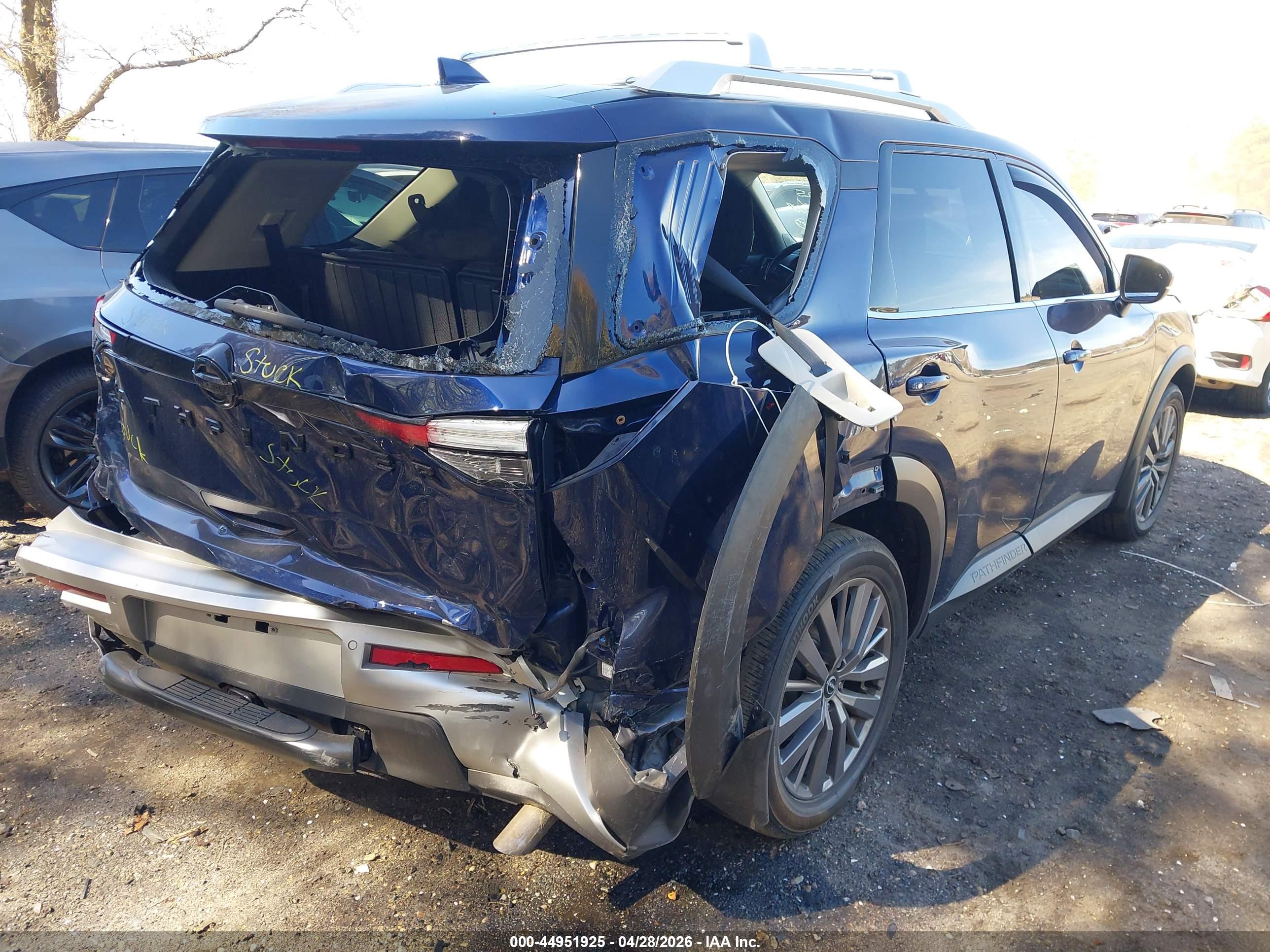 NISSAN PATHFINDER image 6