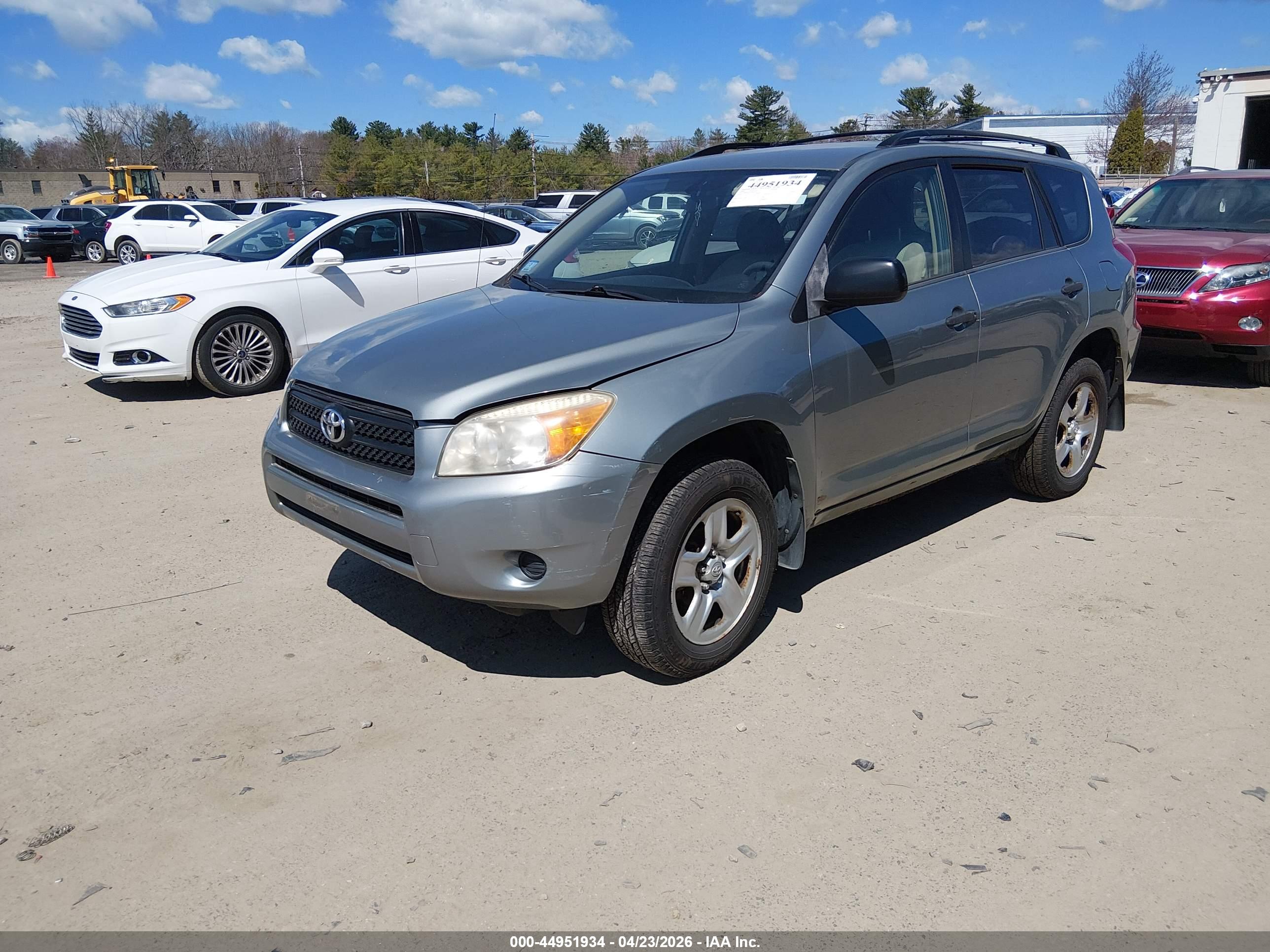 TOYOTA RAV4 image 2