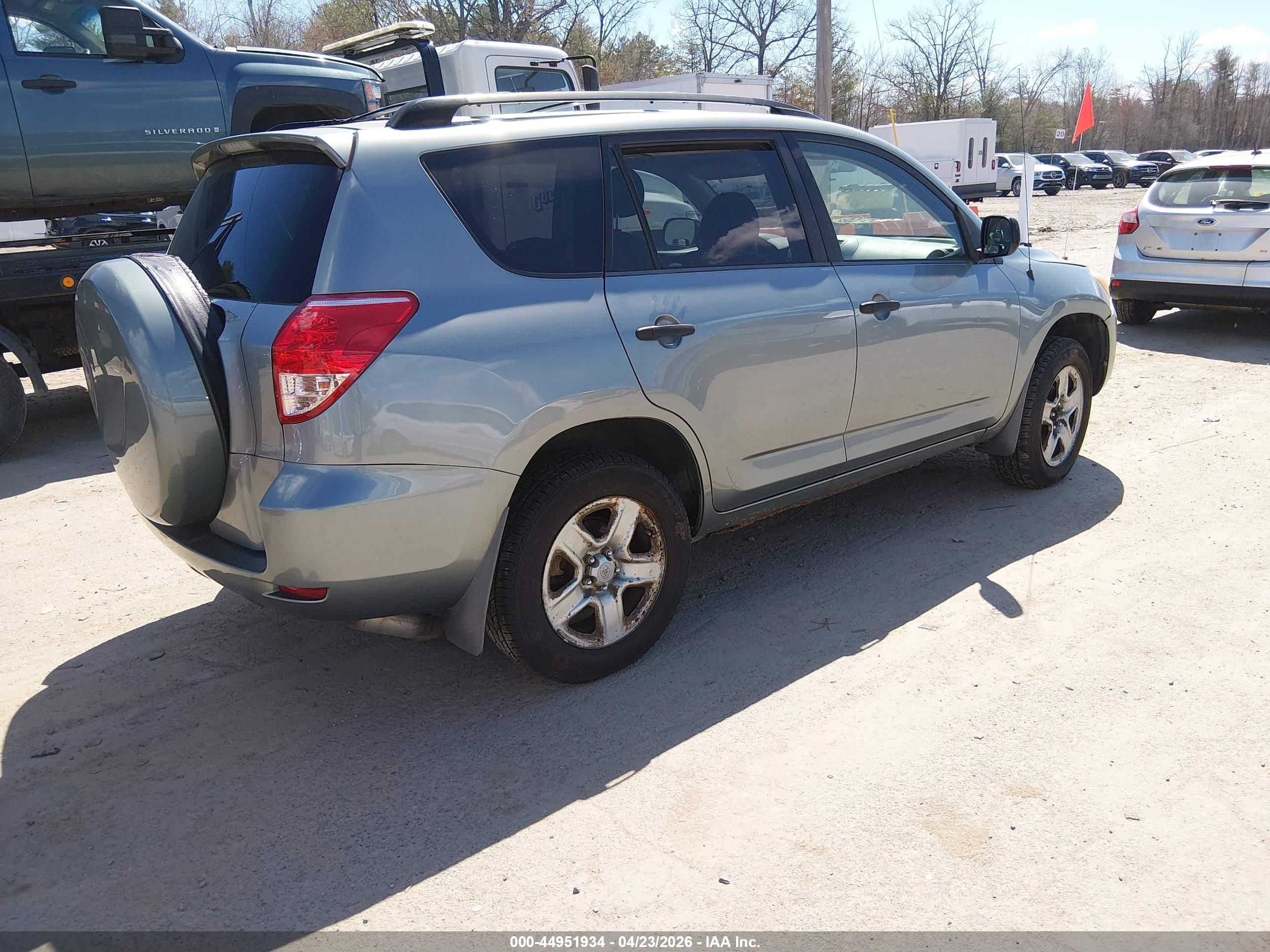 TOYOTA RAV4 image 4
