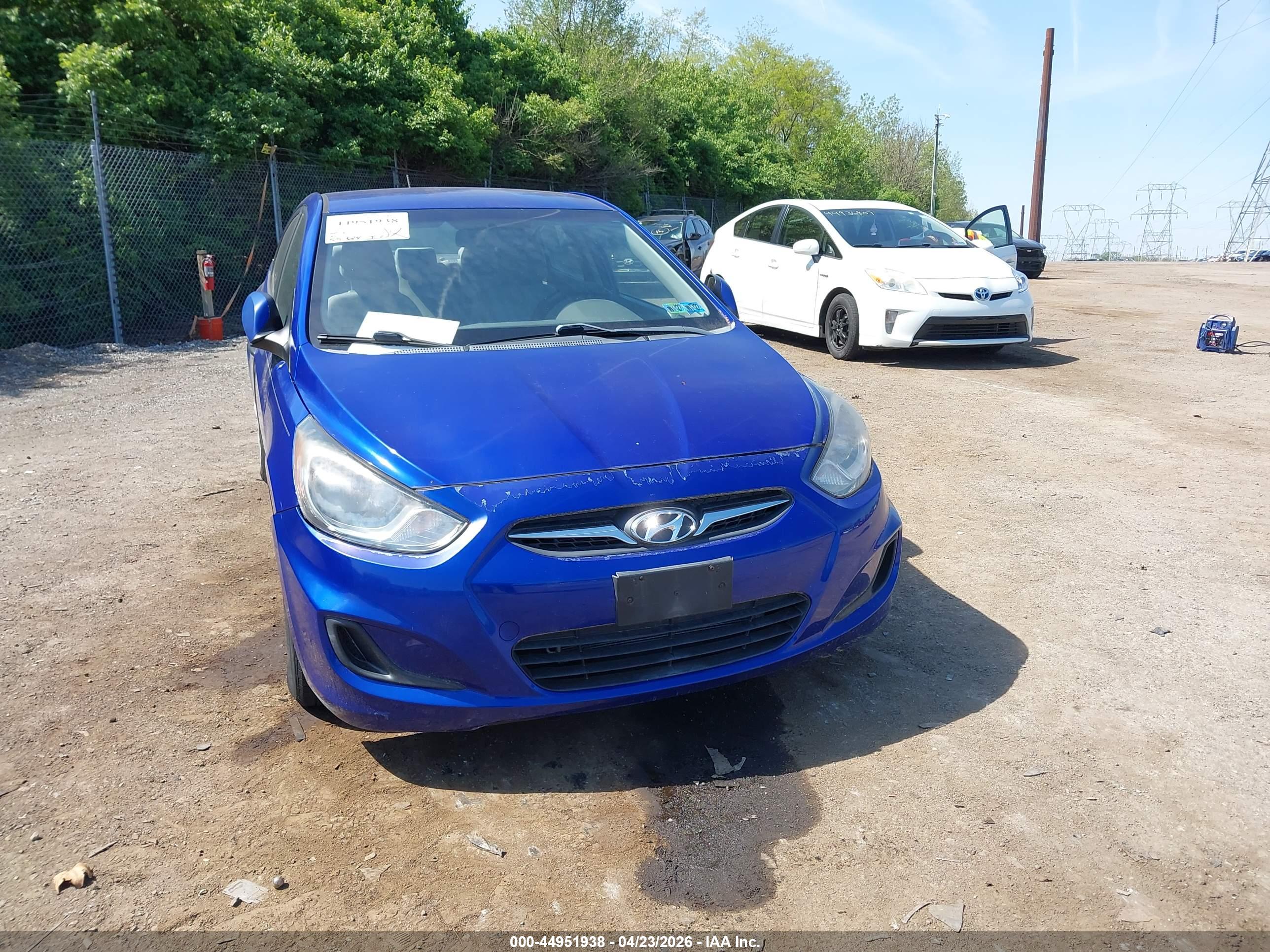 HYUNDAI ACCENT image 6