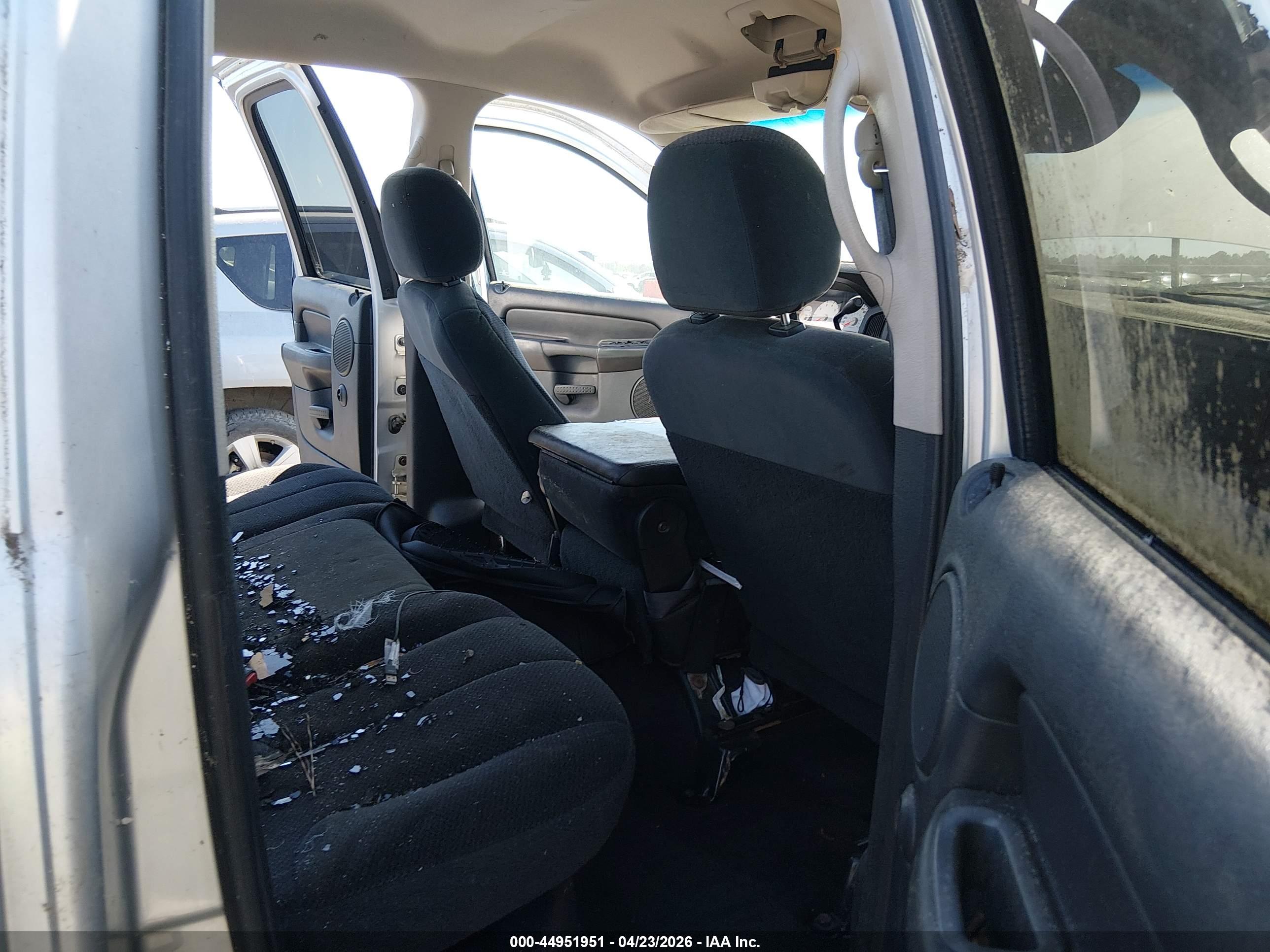DODGE RAM image 8