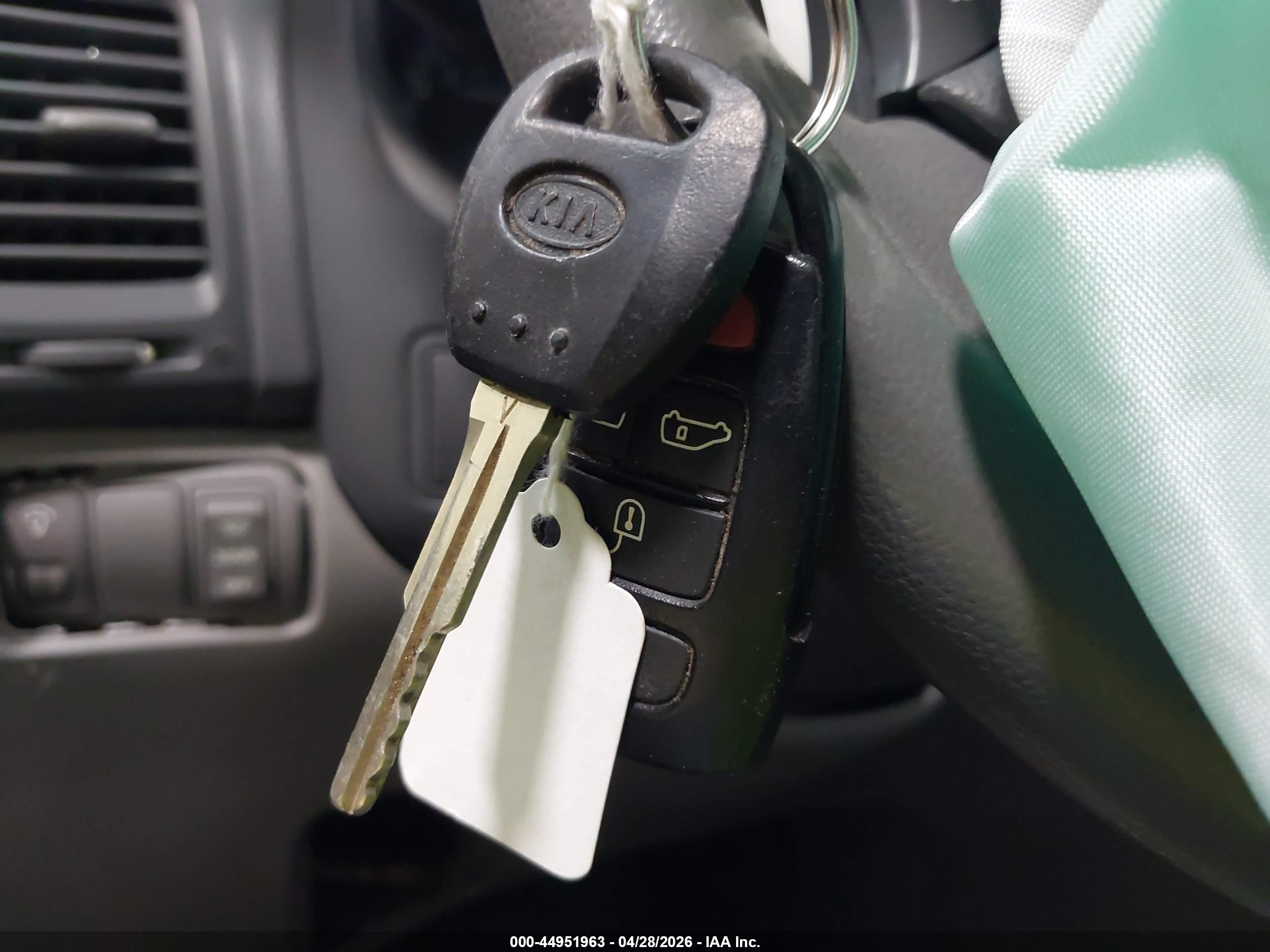 KIA SEDONA image 11
