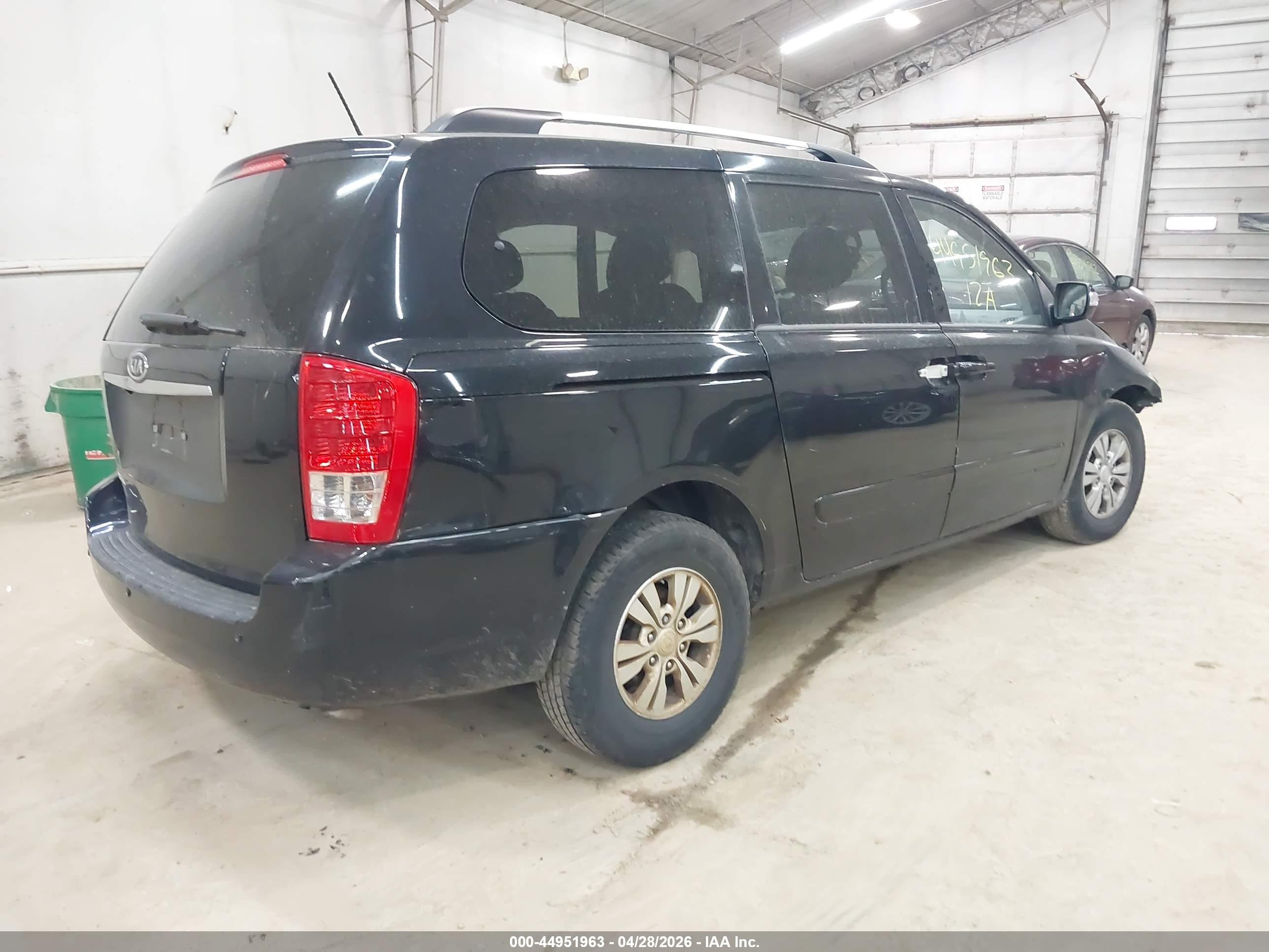 KIA SEDONA image 4