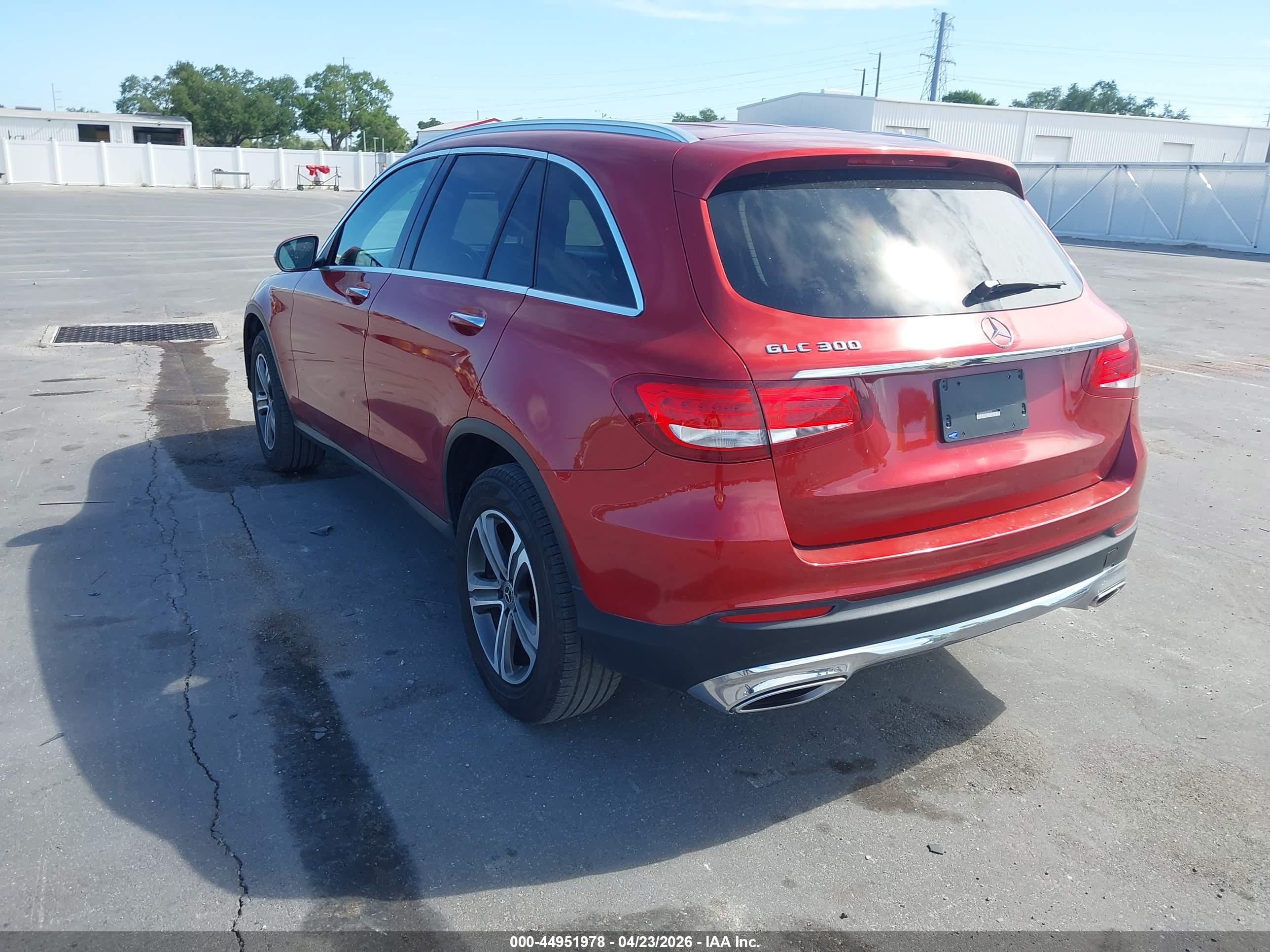 MERCEDES-BENZ GLC image 3