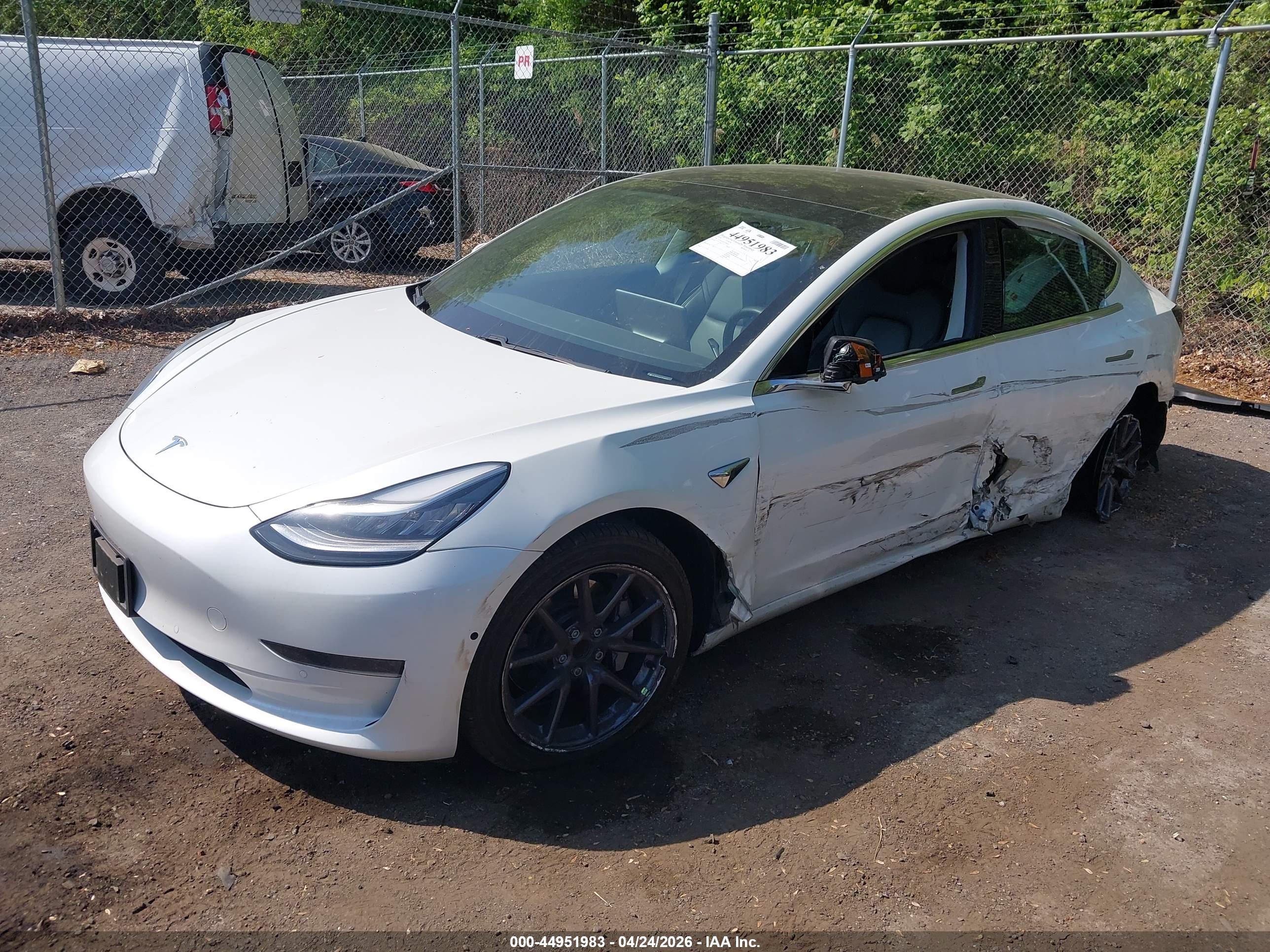 TESLA MODEL image 2