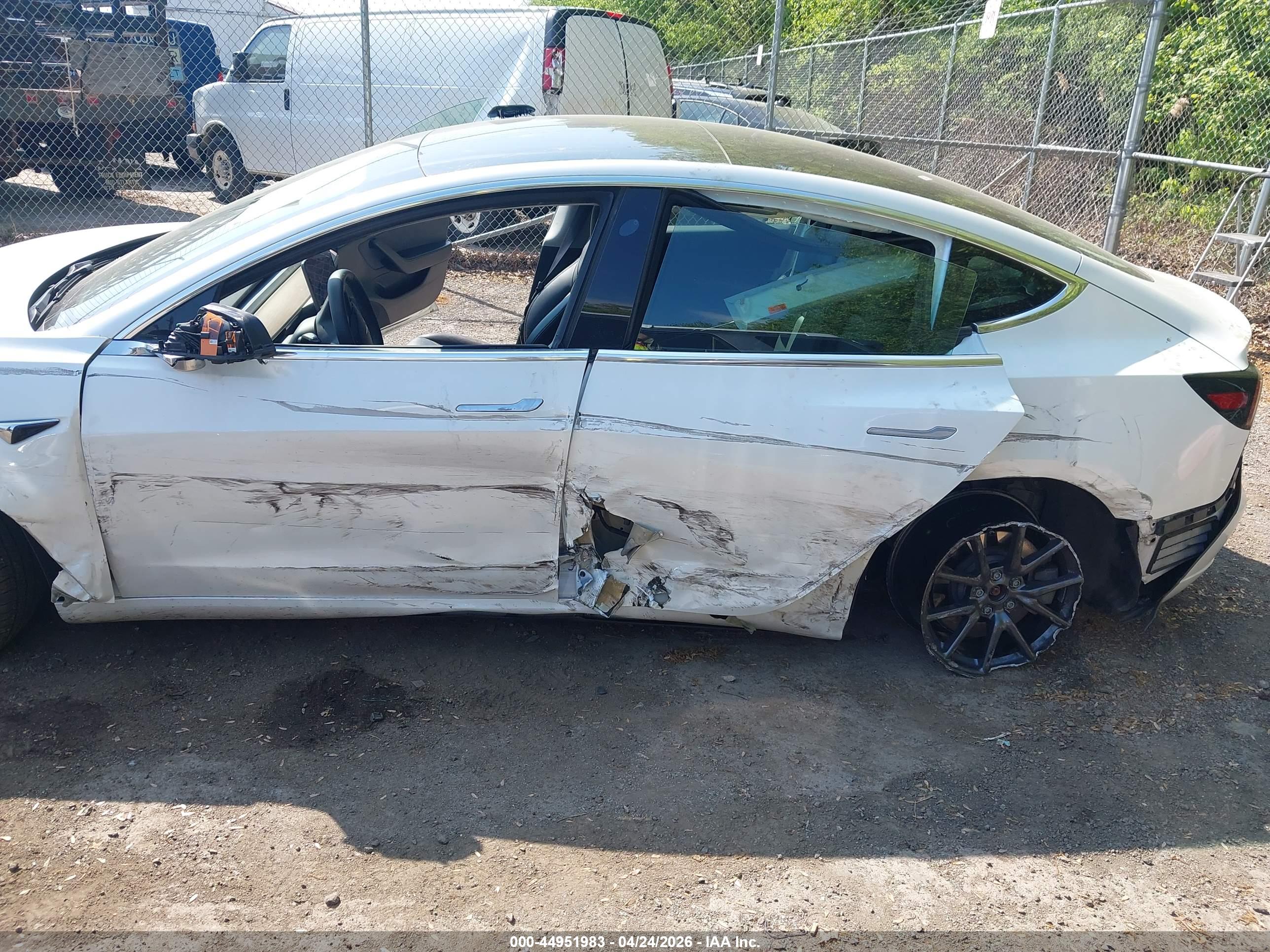 TESLA MODEL image 6