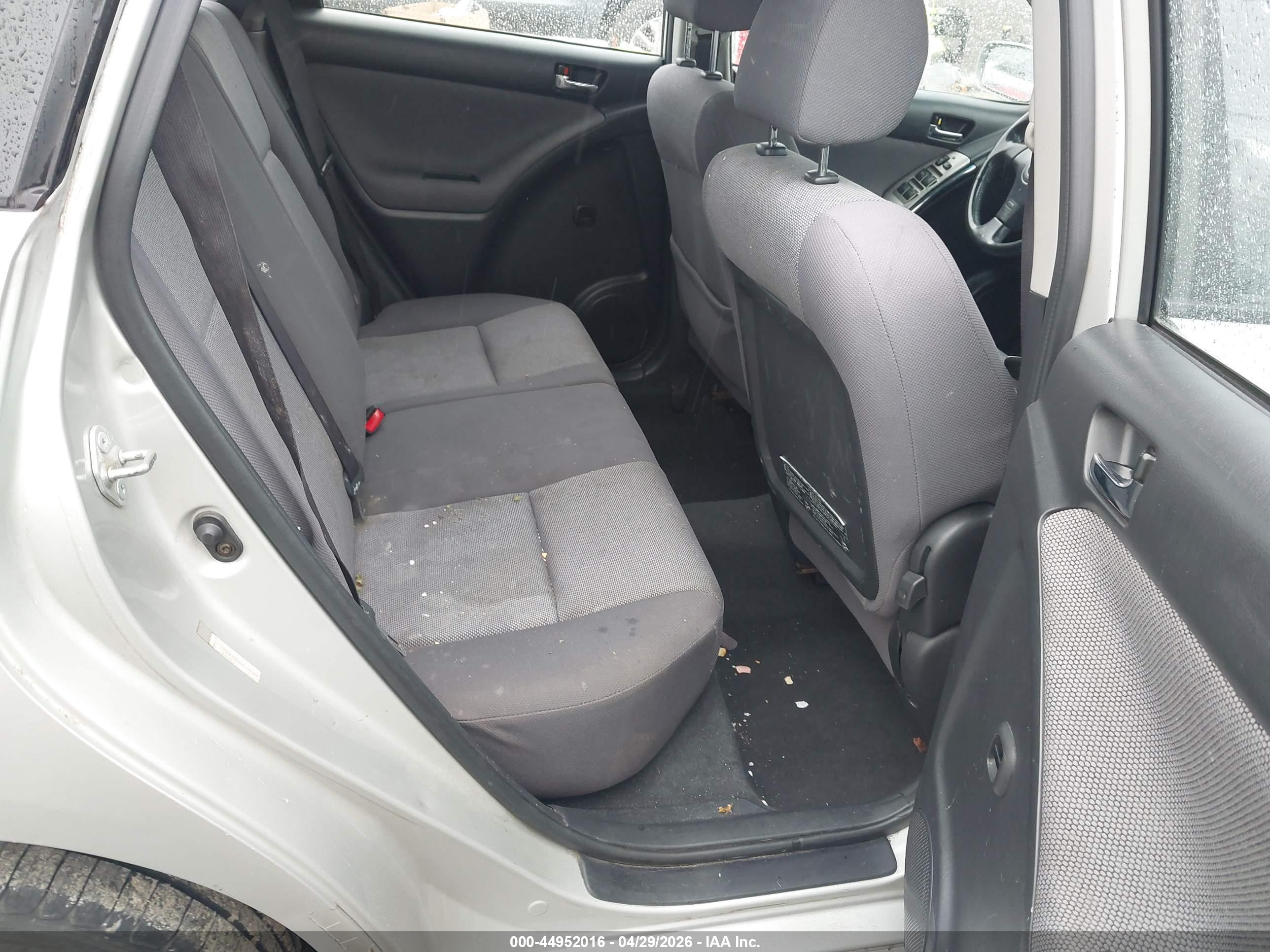 TOYOTA MATRIX image 8