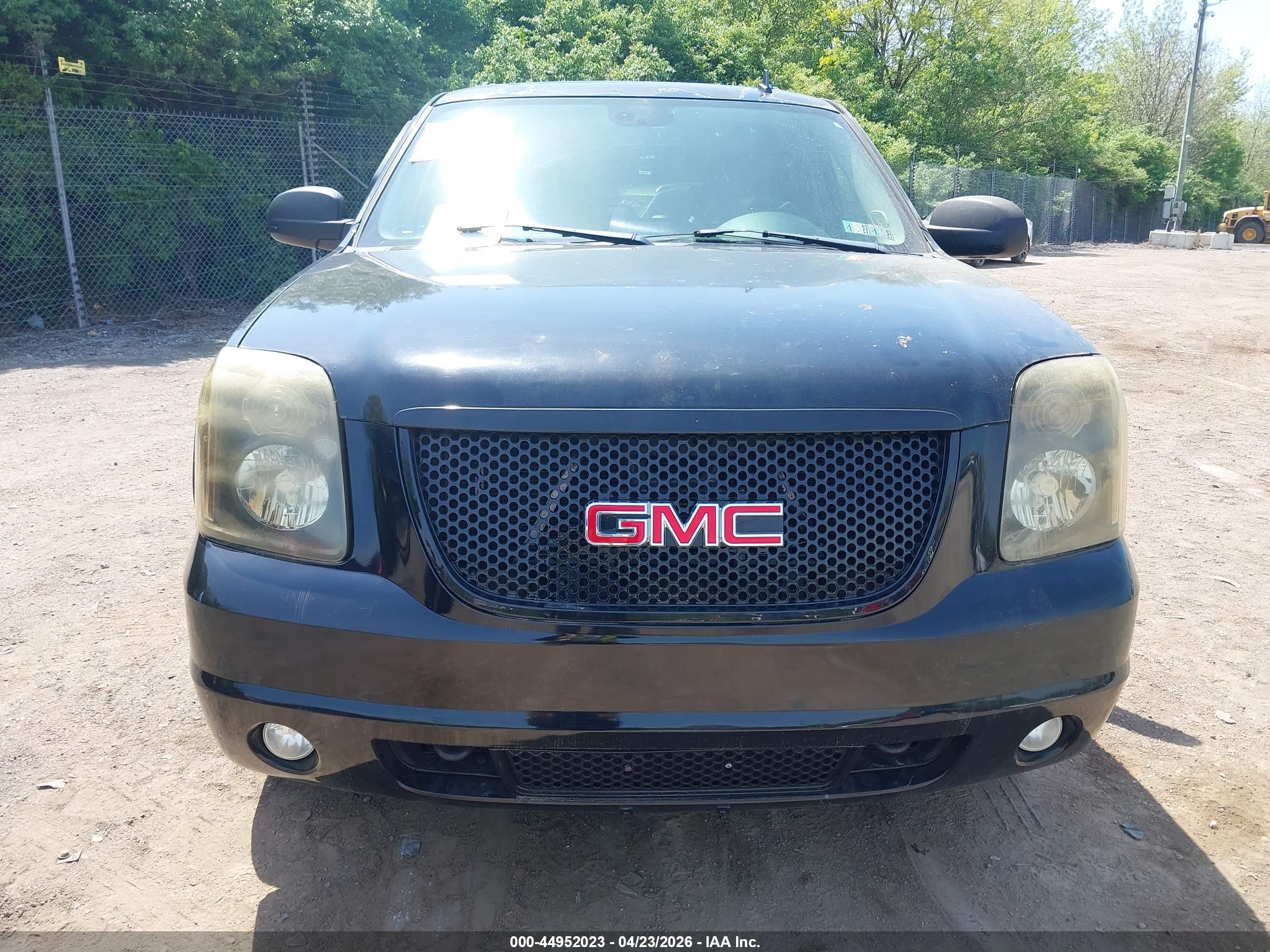 GMC YUKON image 6