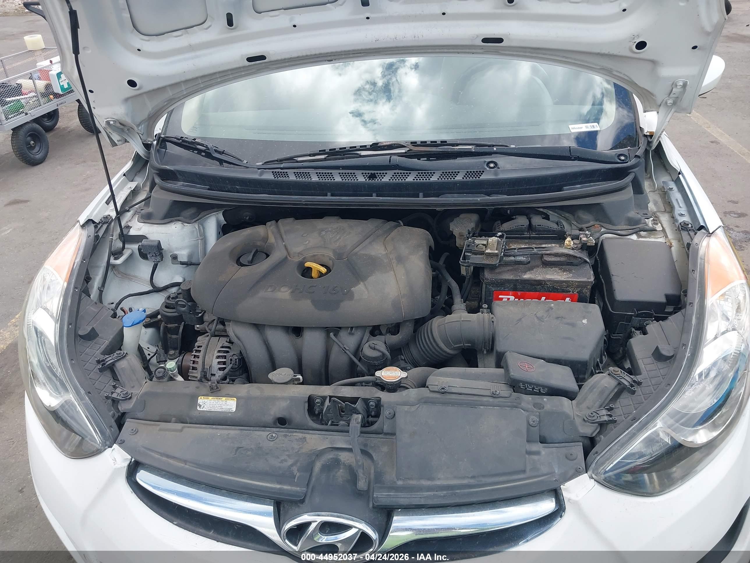 HYUNDAI ELANTRA image 10