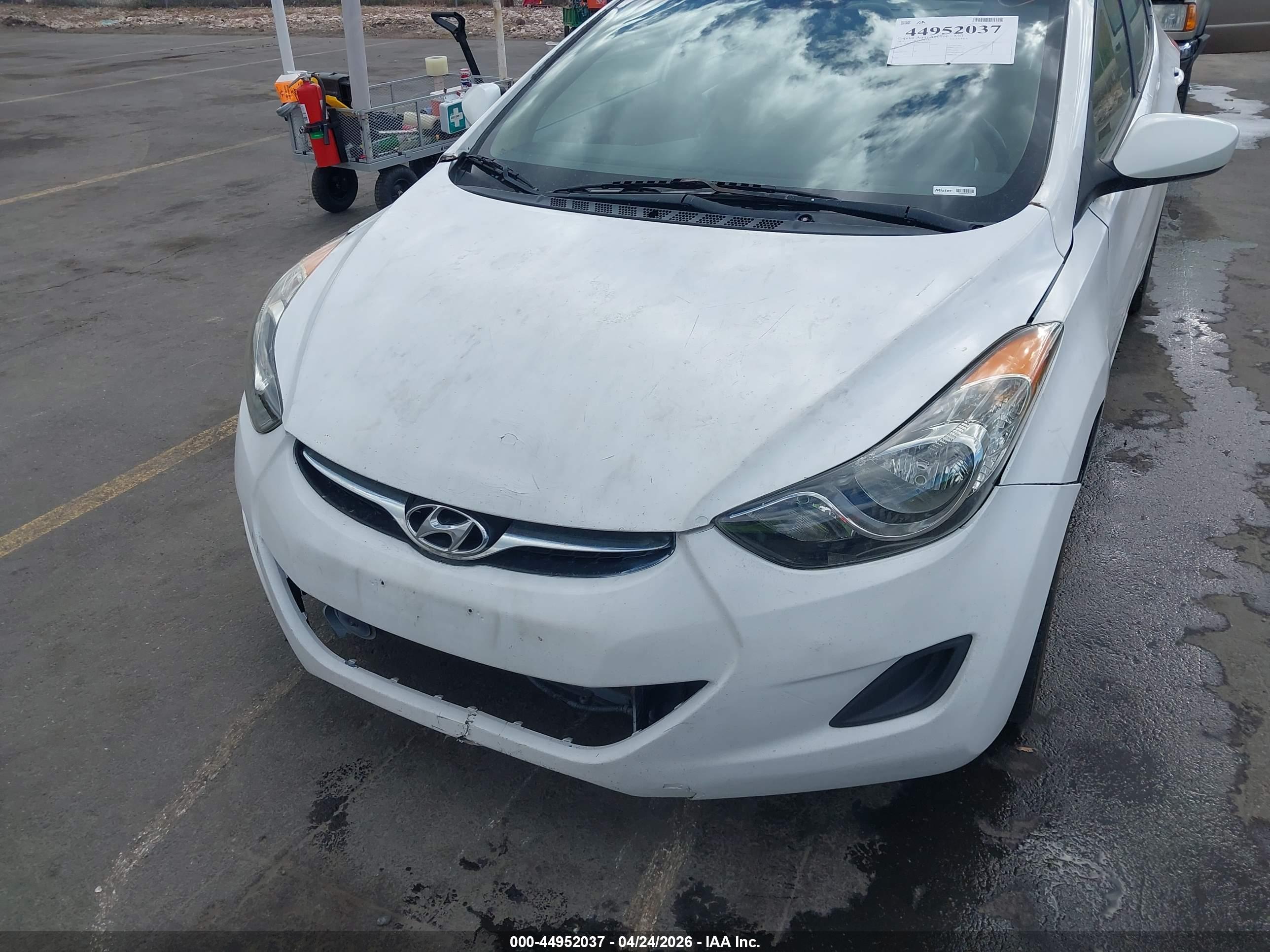 HYUNDAI ELANTRA image 6
