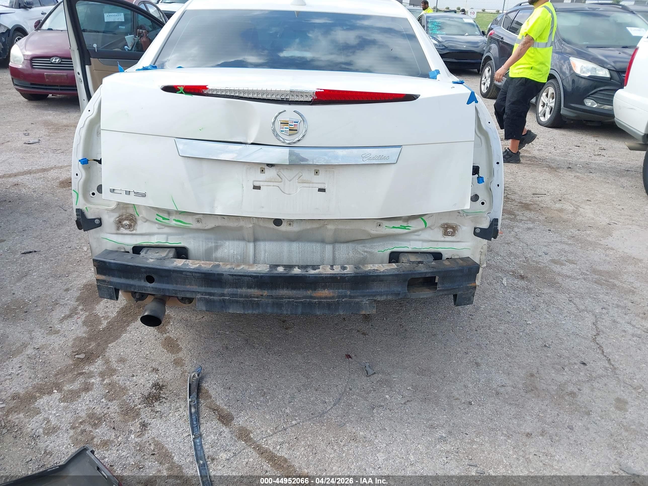 CADILLAC CTS image 6