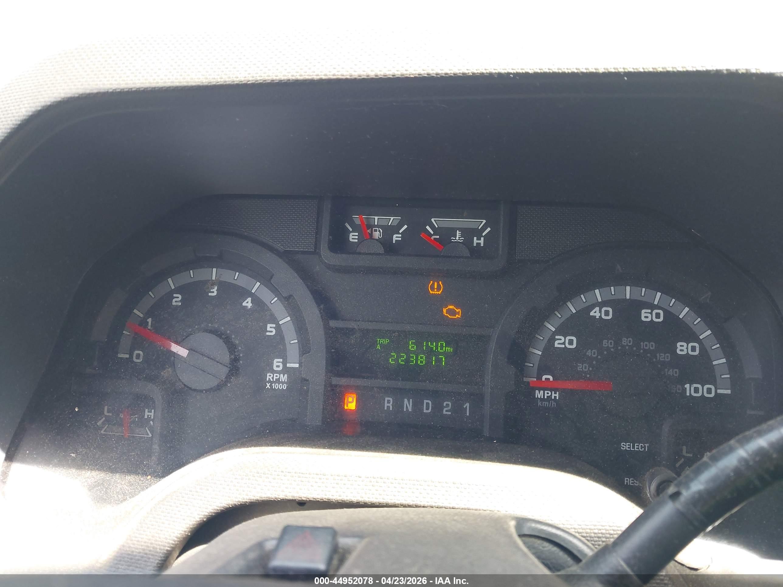 FORD E-250 image 7