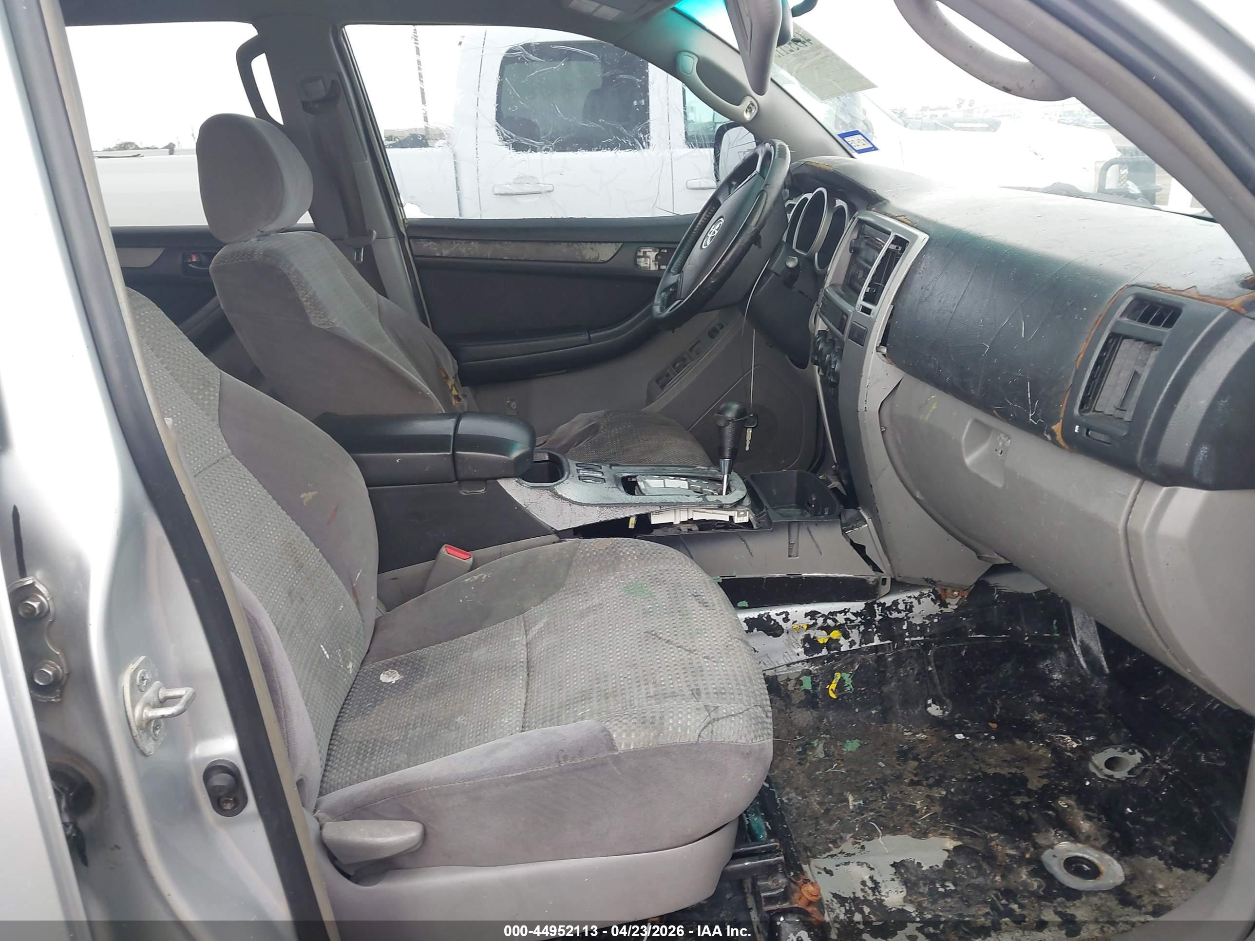 TOYOTA 4RUNNER image 5