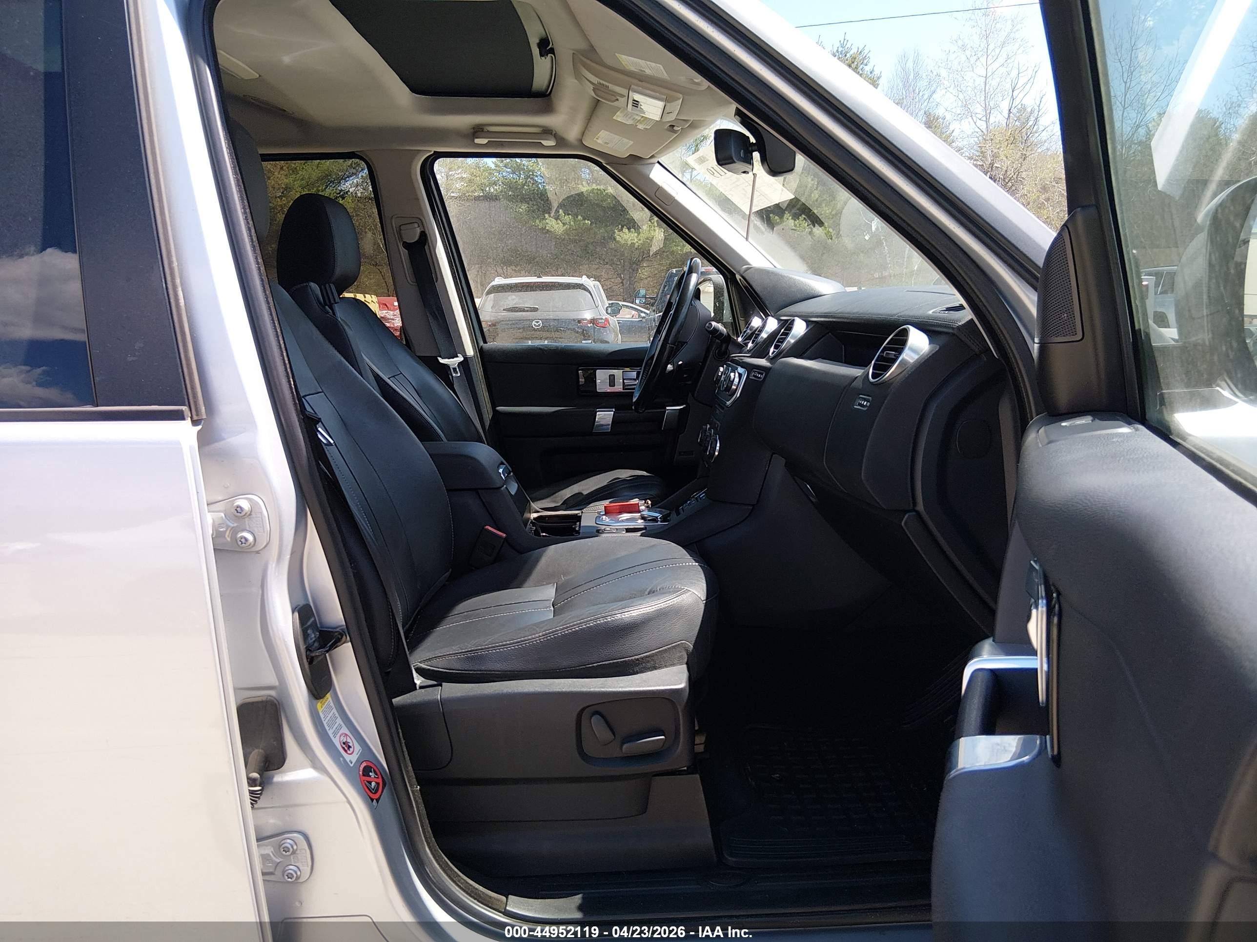 LAND ROVER image 5