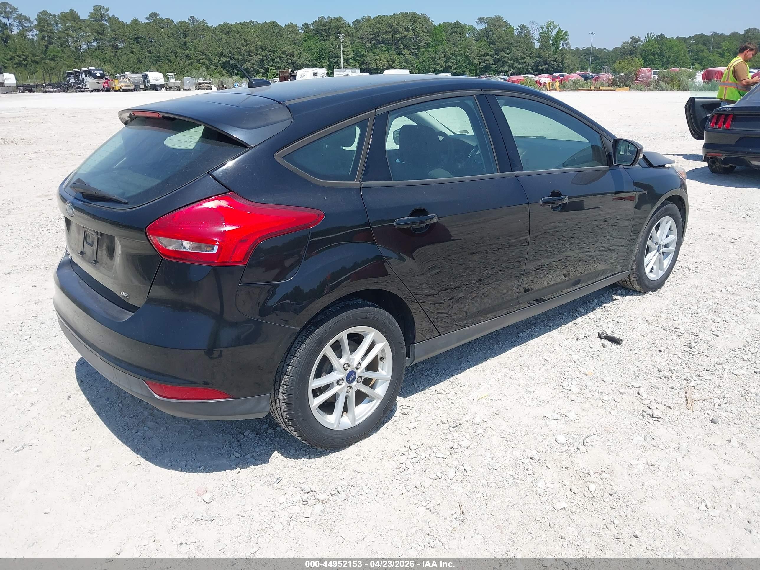 FORD FOCUS image 4