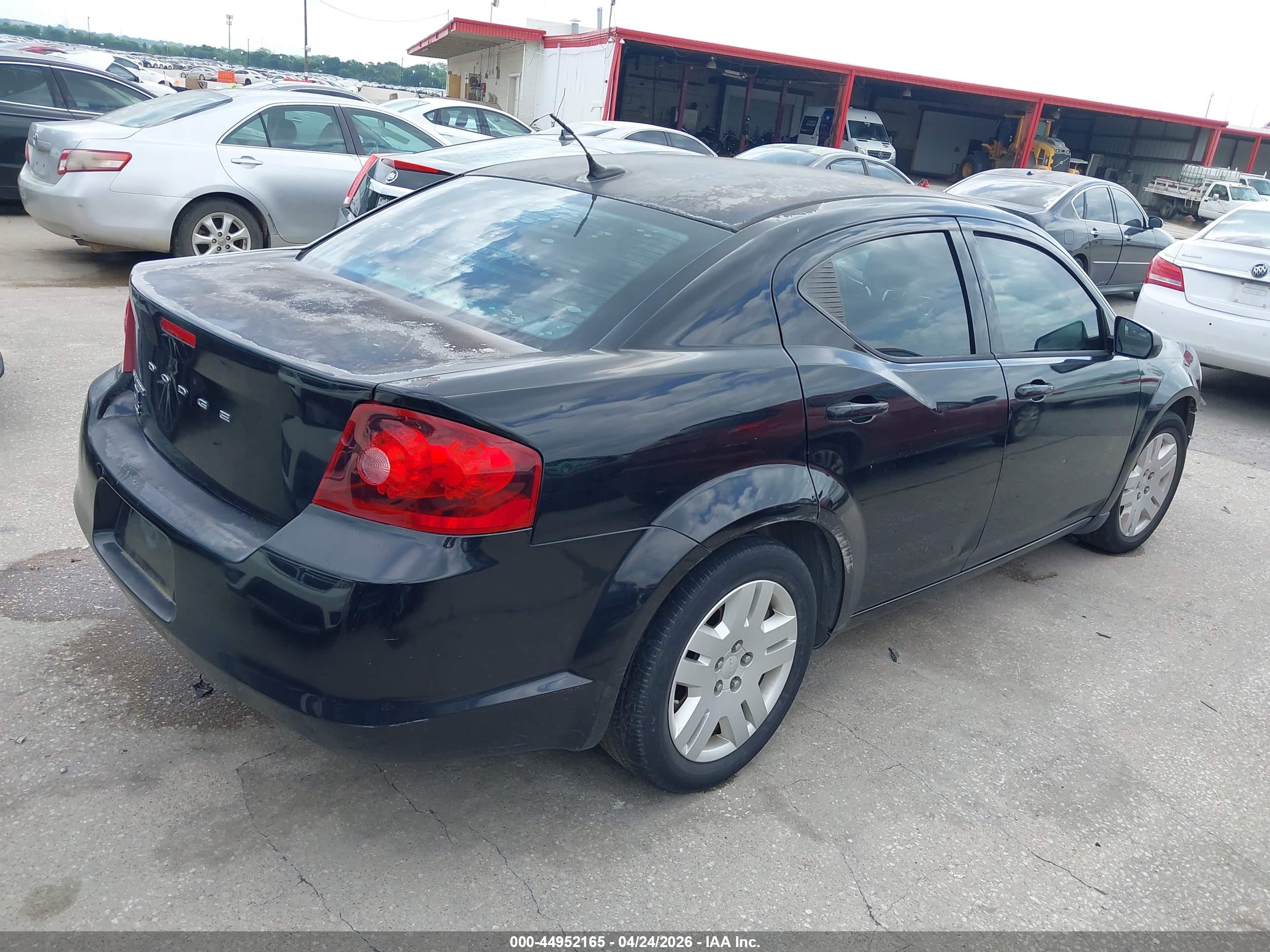 DODGE AVENGER image 4