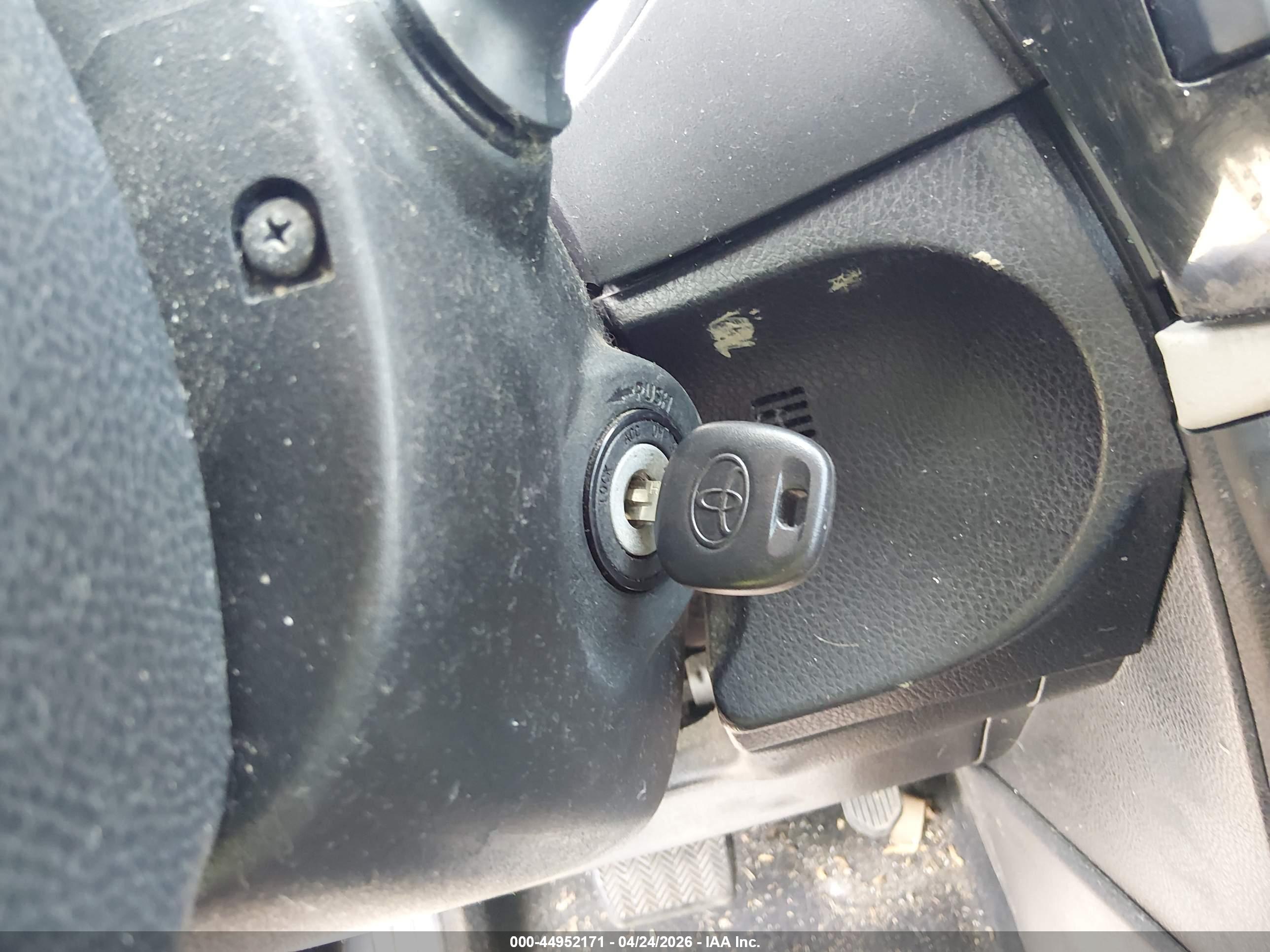 TOYOTA COROLLA image 11