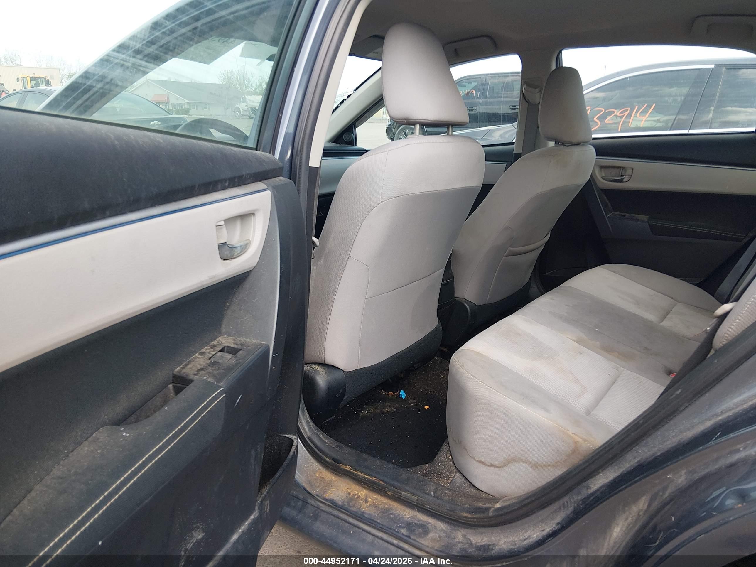 TOYOTA COROLLA image 8