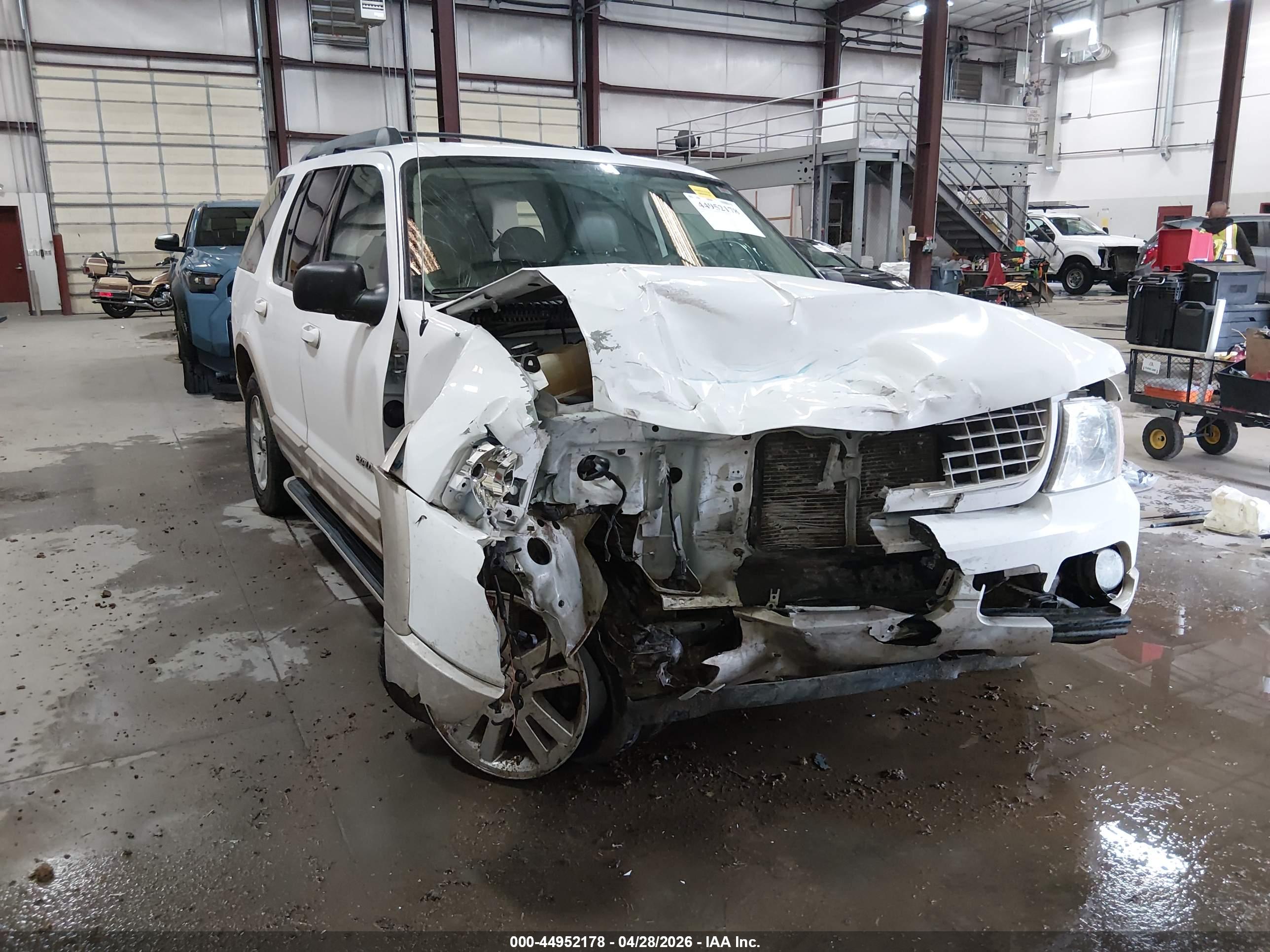 FORD EXPLORER image 6