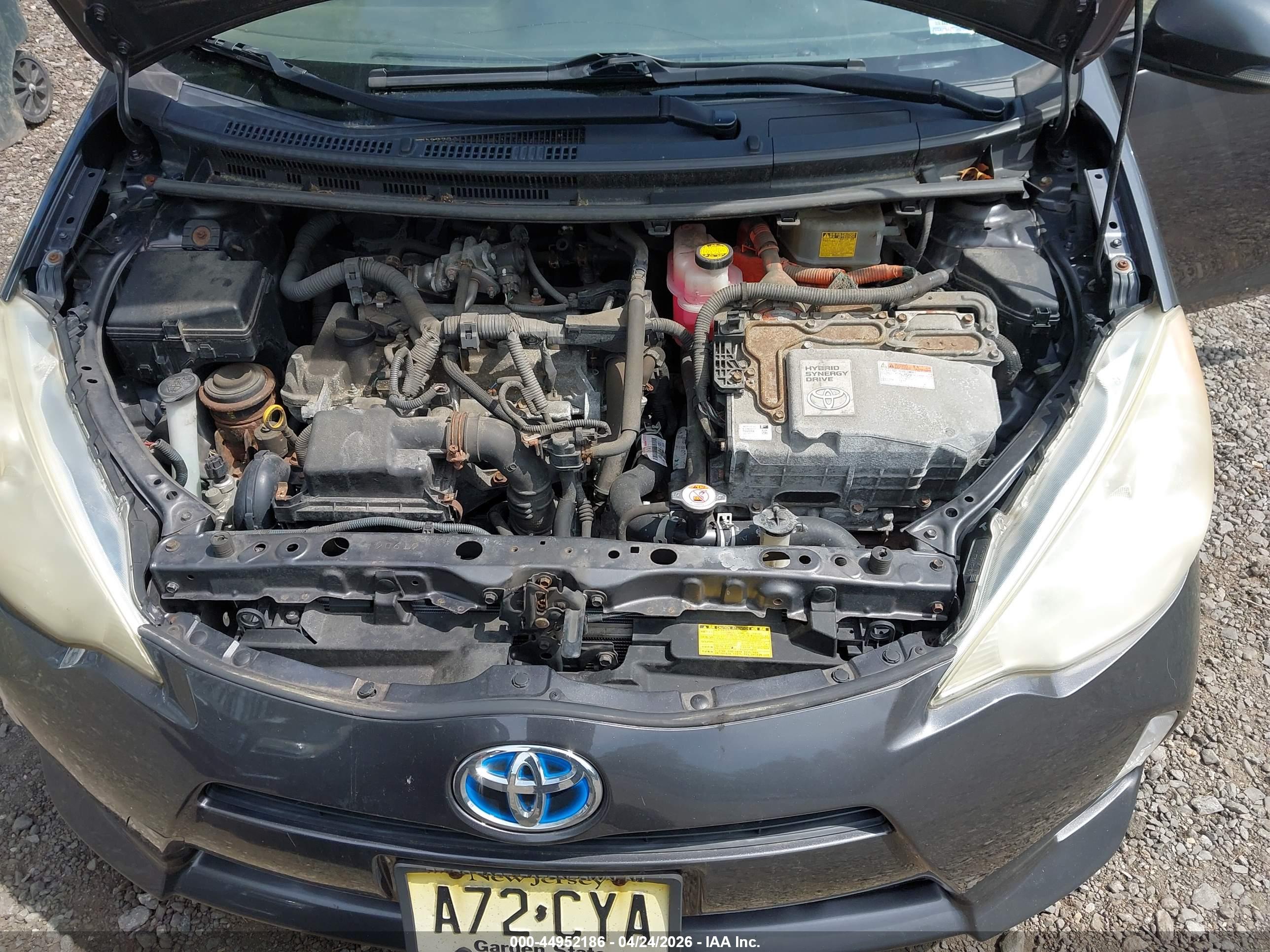 TOYOTA PRIUS image 10