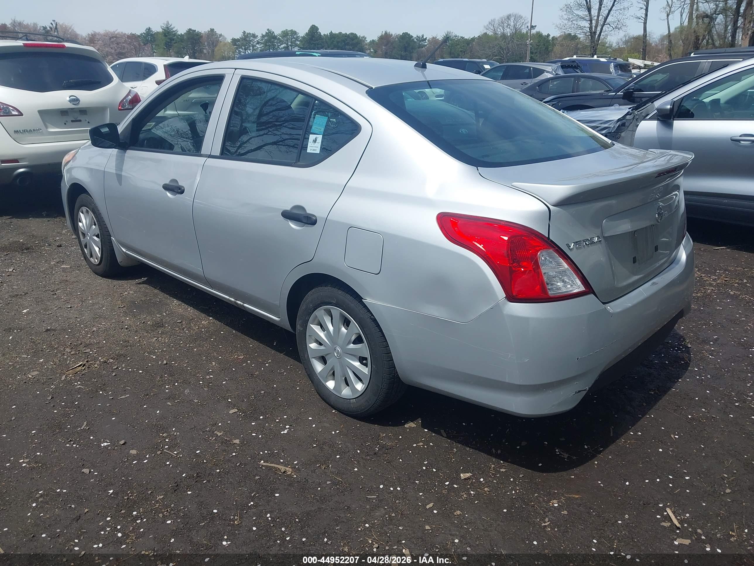 NISSAN VERSA image 3