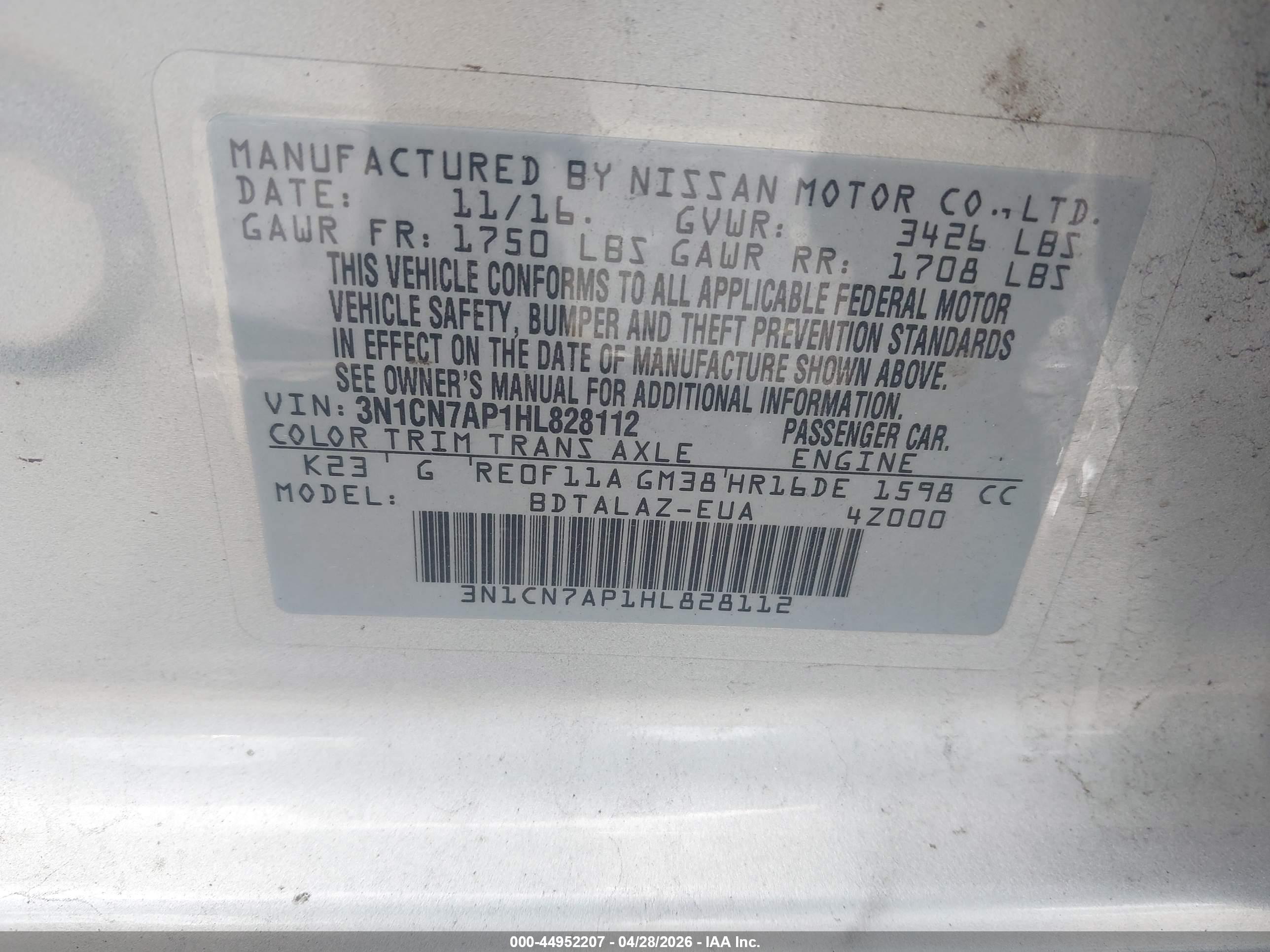 NISSAN VERSA image 9