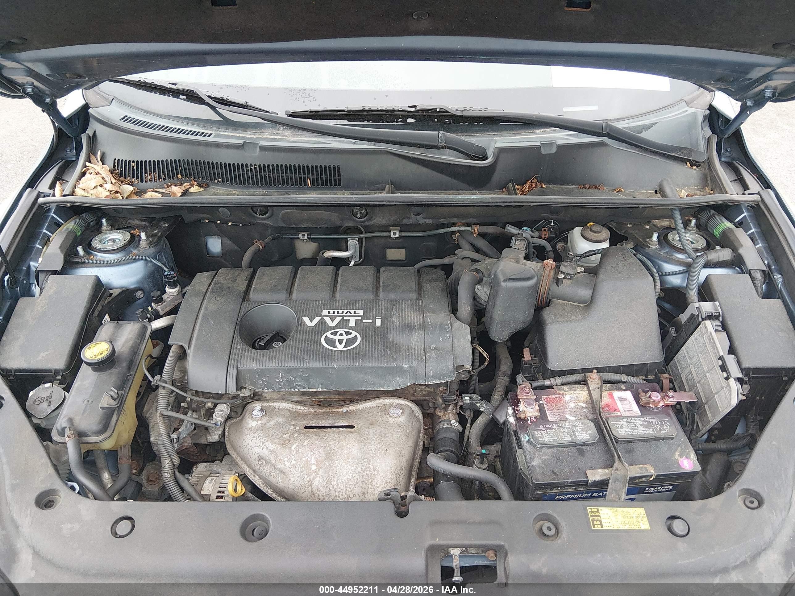 TOYOTA RAV4 image 10