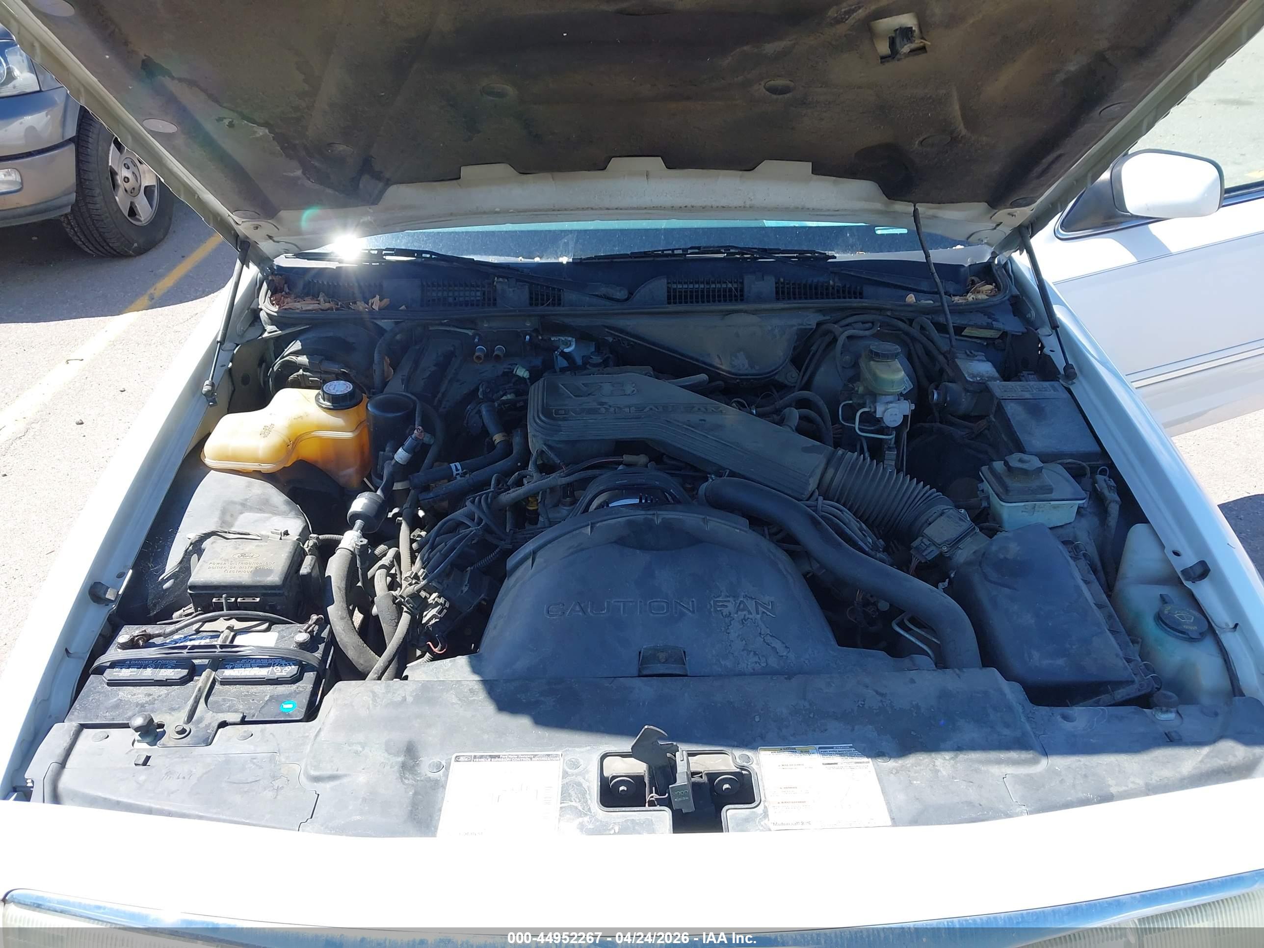 FORD CROWN image 10