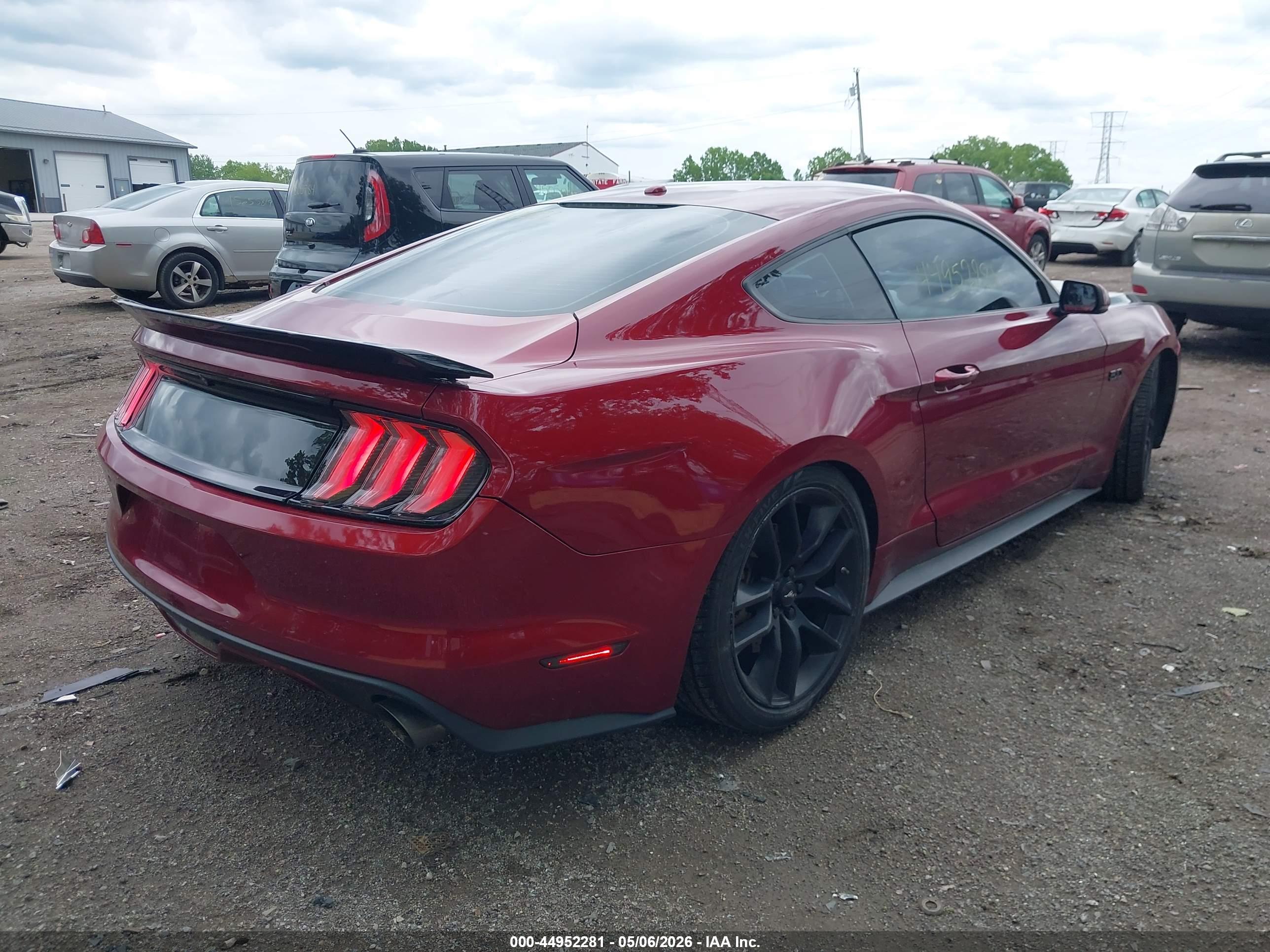 FORD MUSTANG image 4