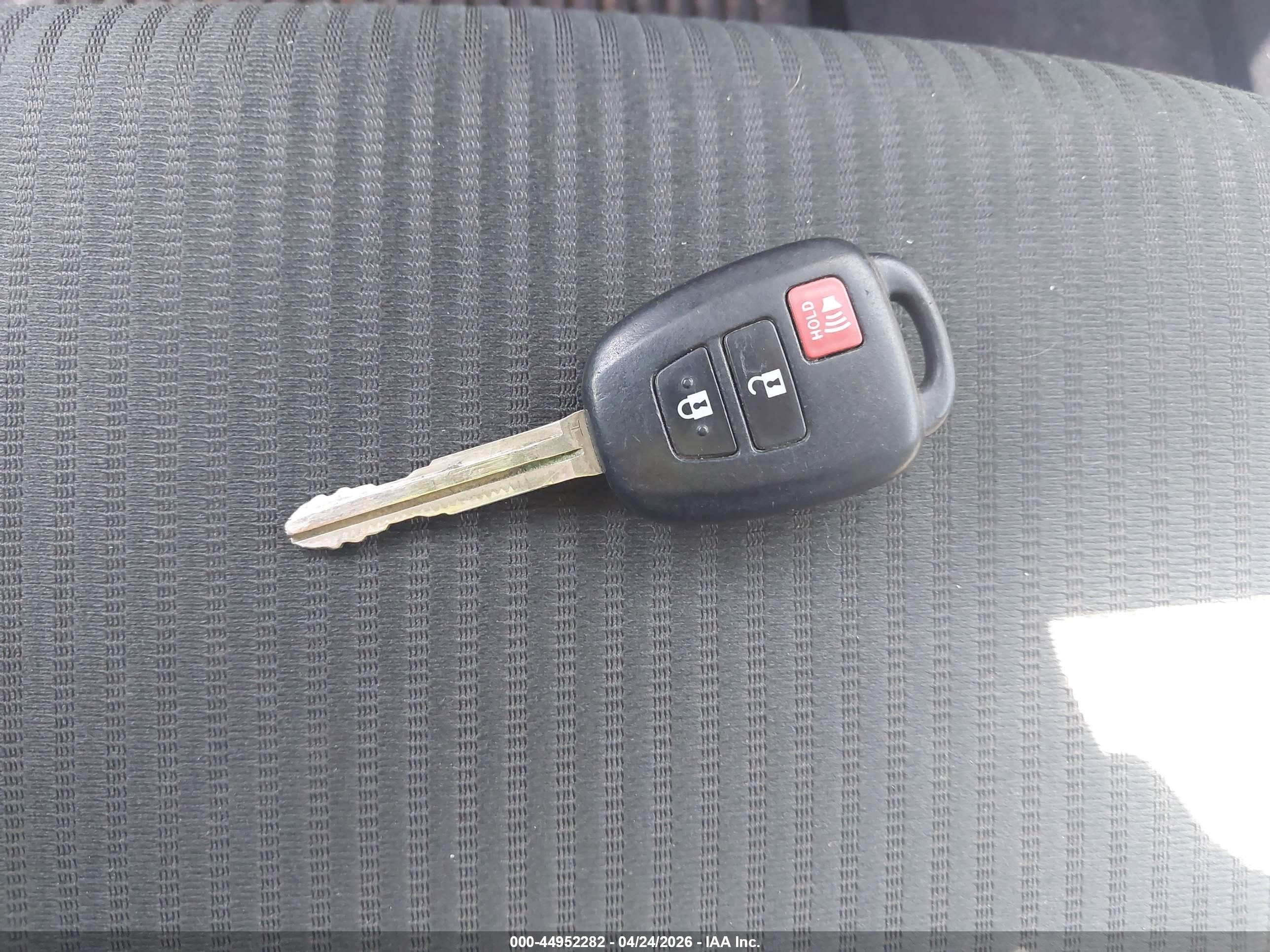 TOYOTA RAV4 image 11