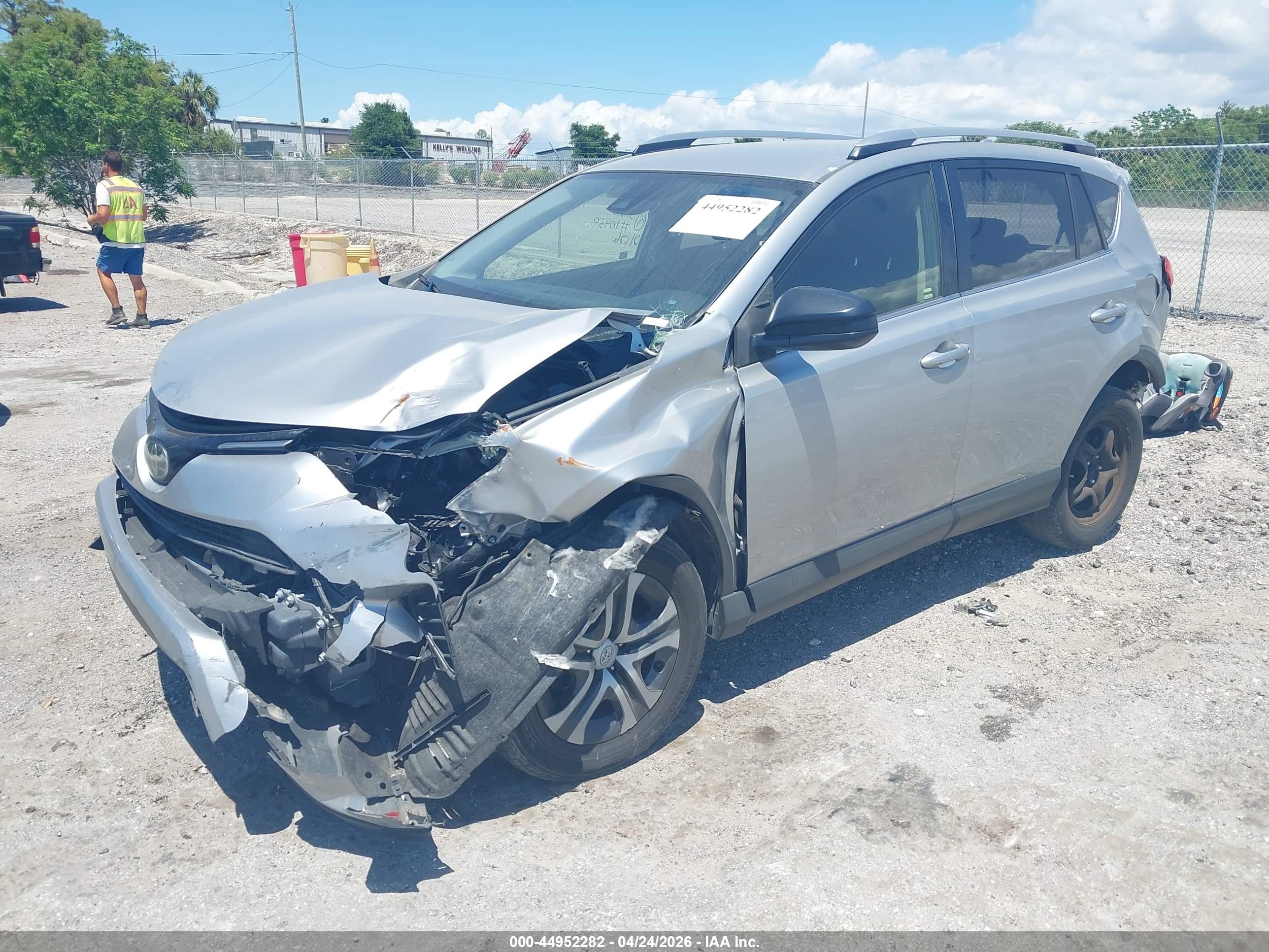 TOYOTA RAV4 image 2