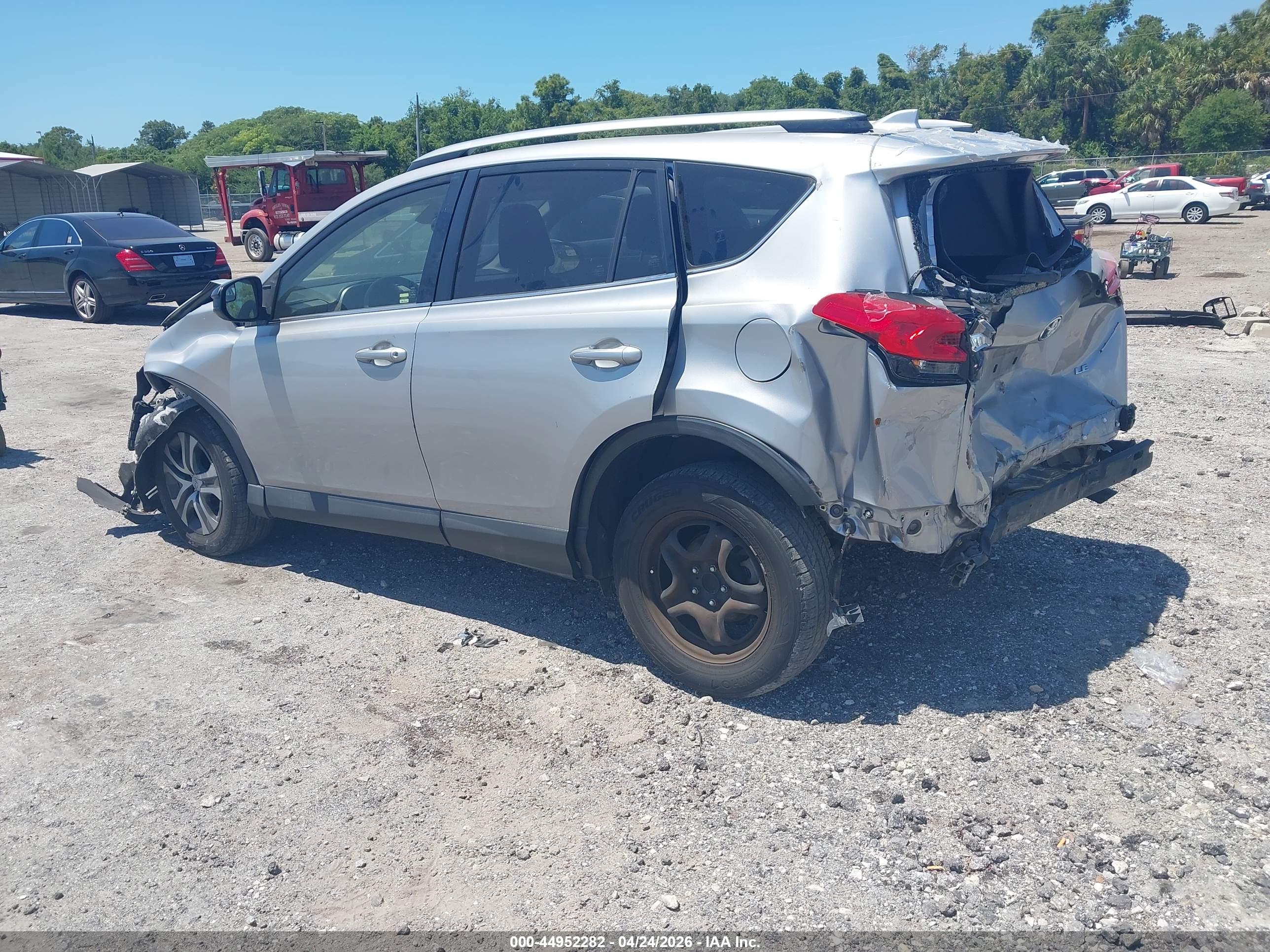 TOYOTA RAV4 image 3