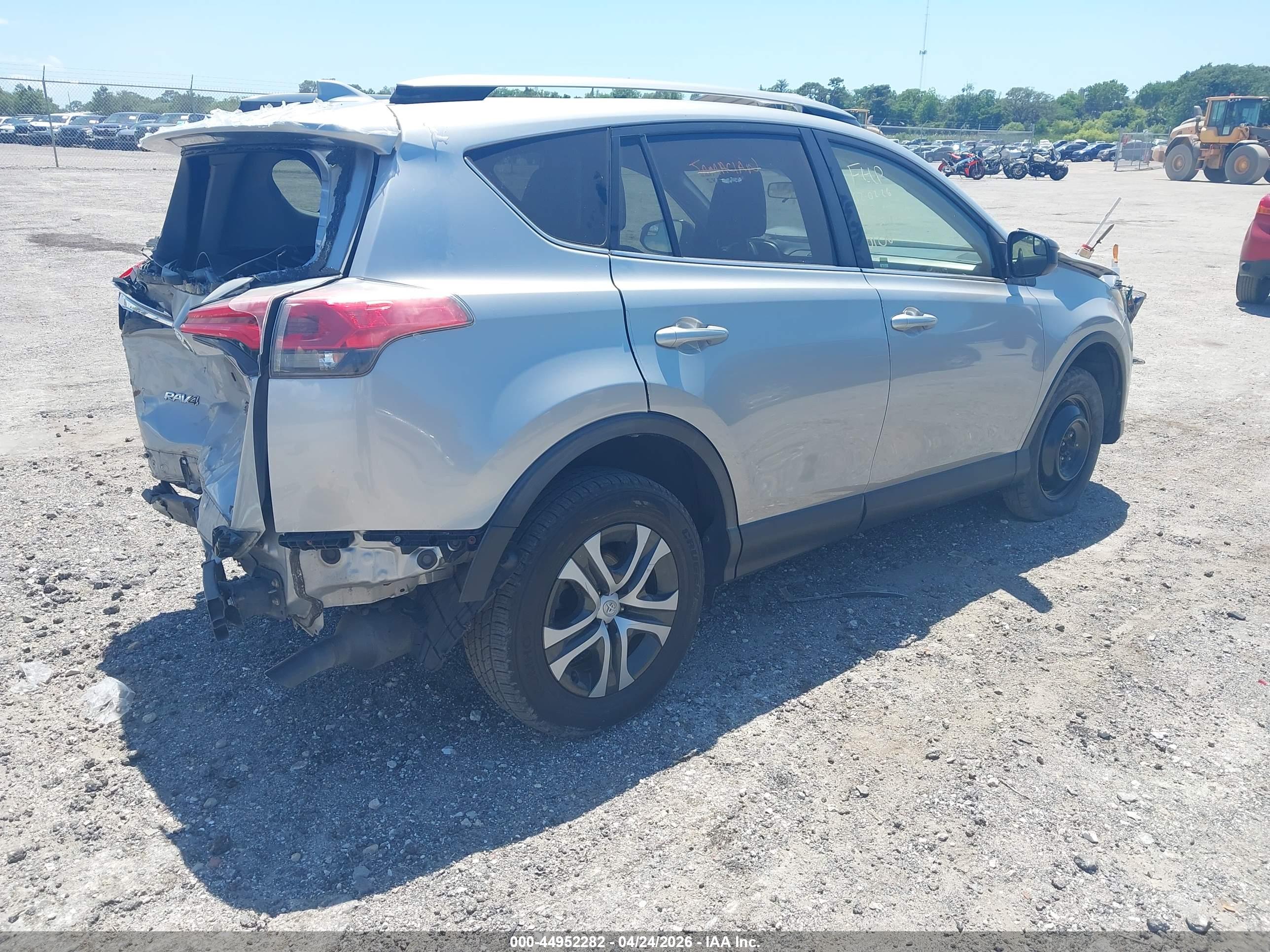 TOYOTA RAV4 image 4