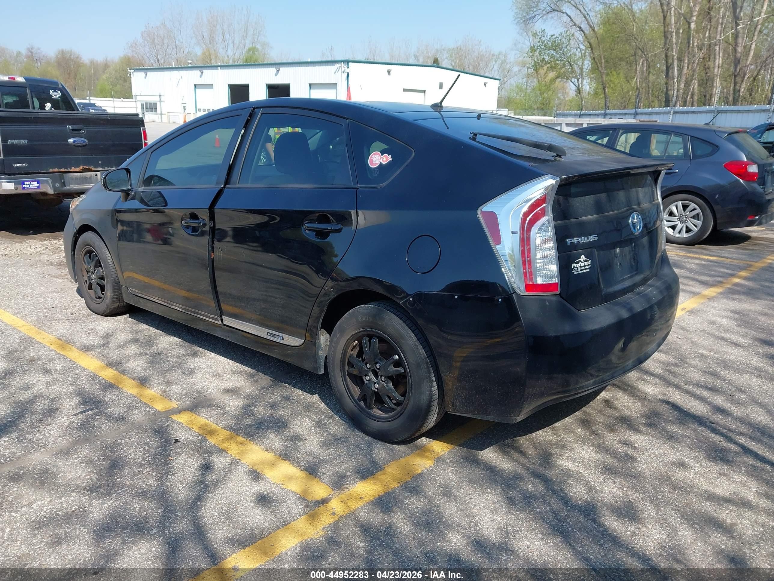 TOYOTA PRIUS image 3