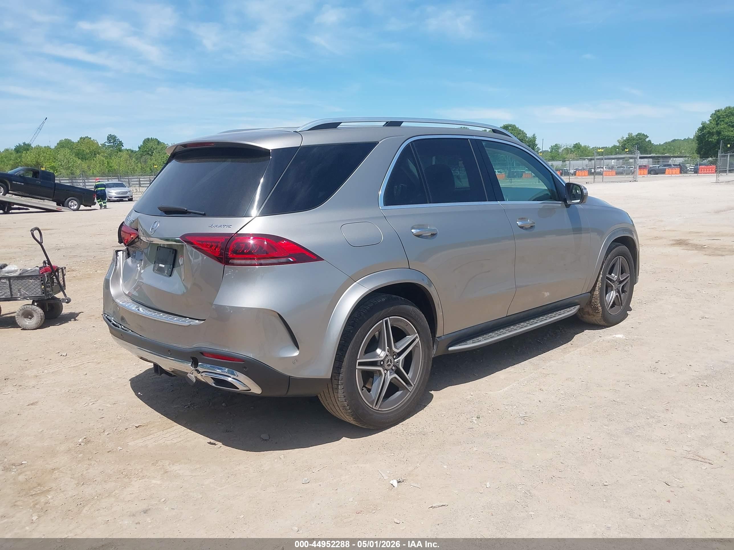 MERCEDES-BENZ GLE image 4