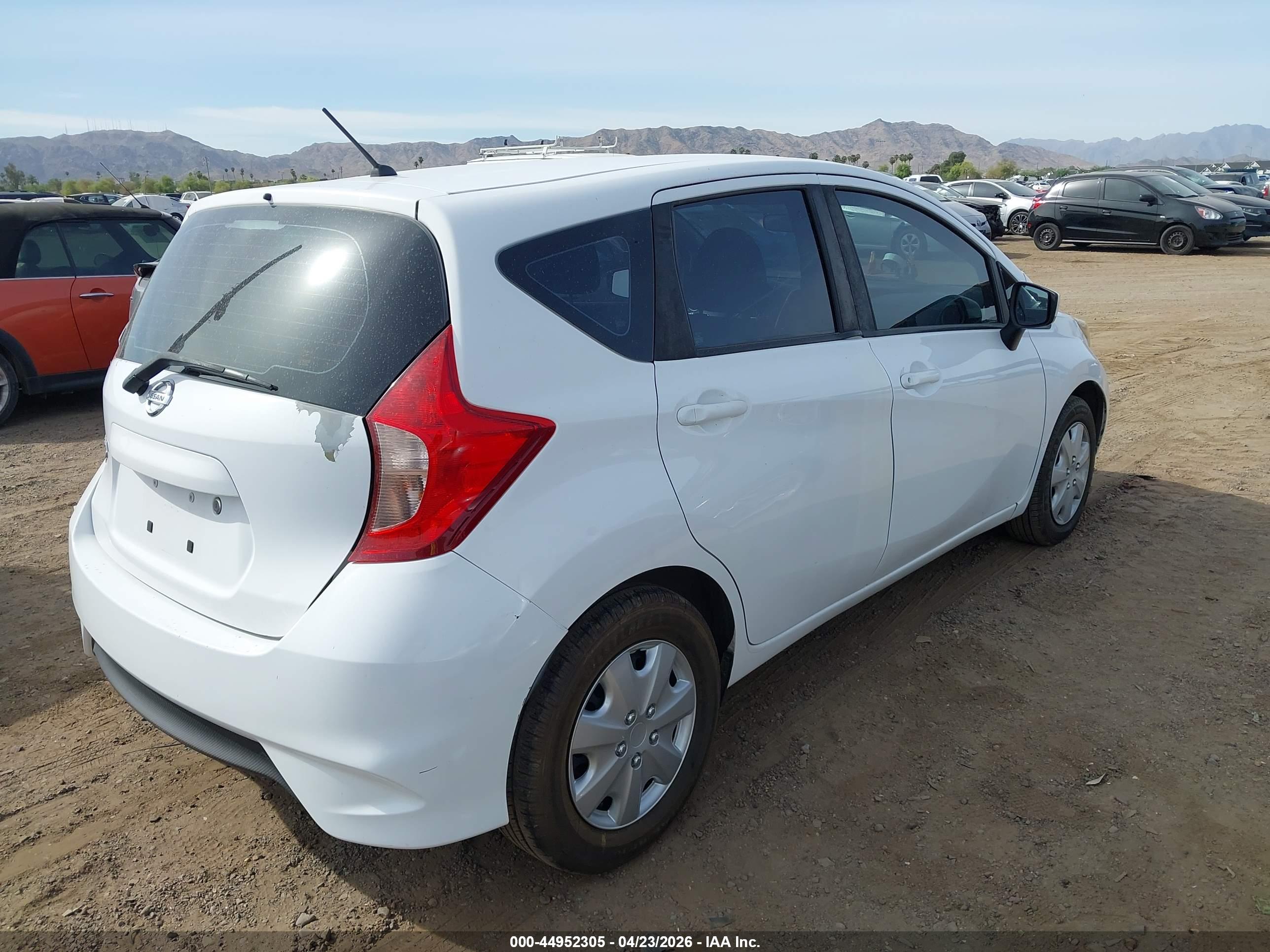 NISSAN VERSA image 4