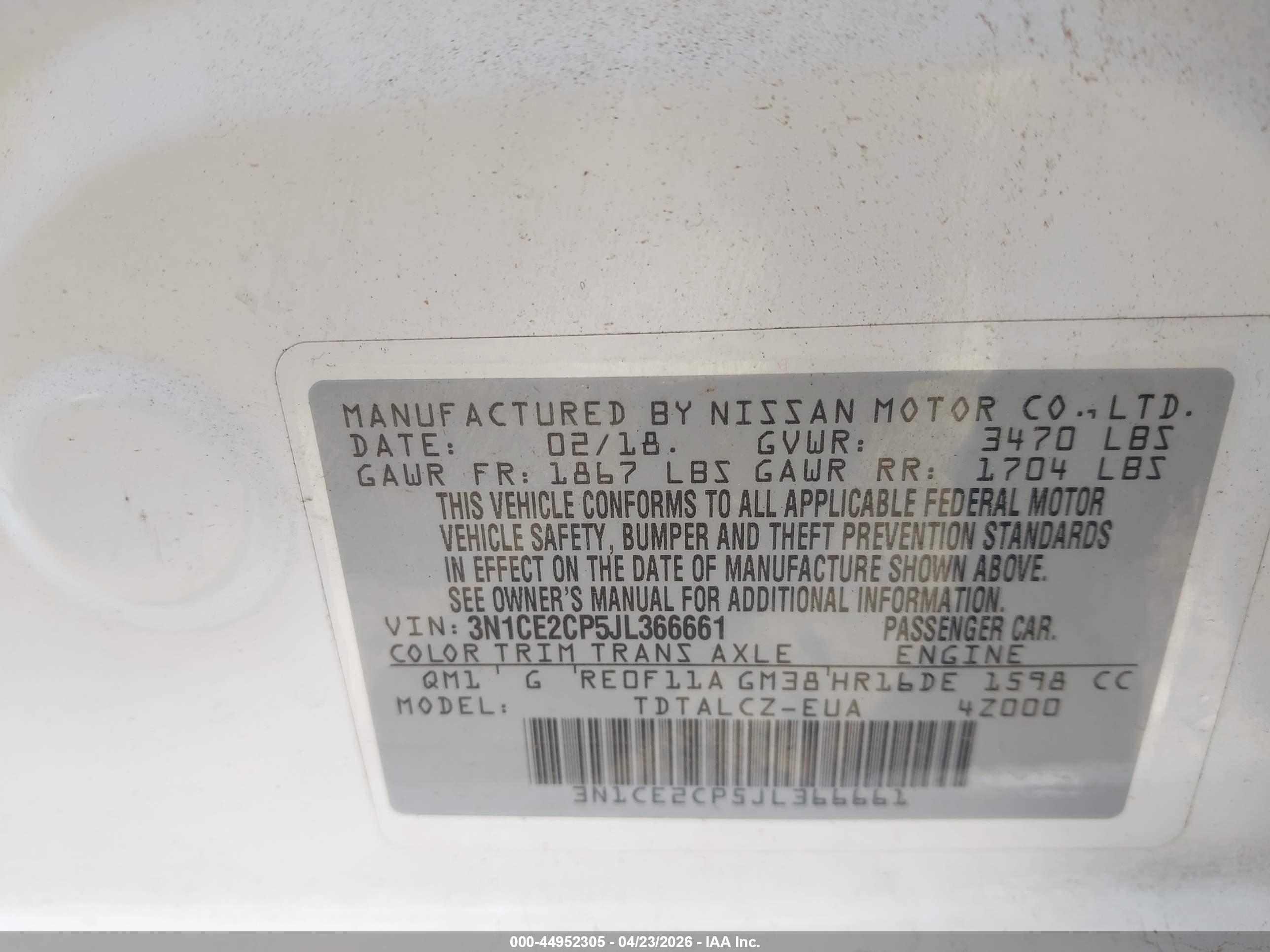 NISSAN VERSA image 9