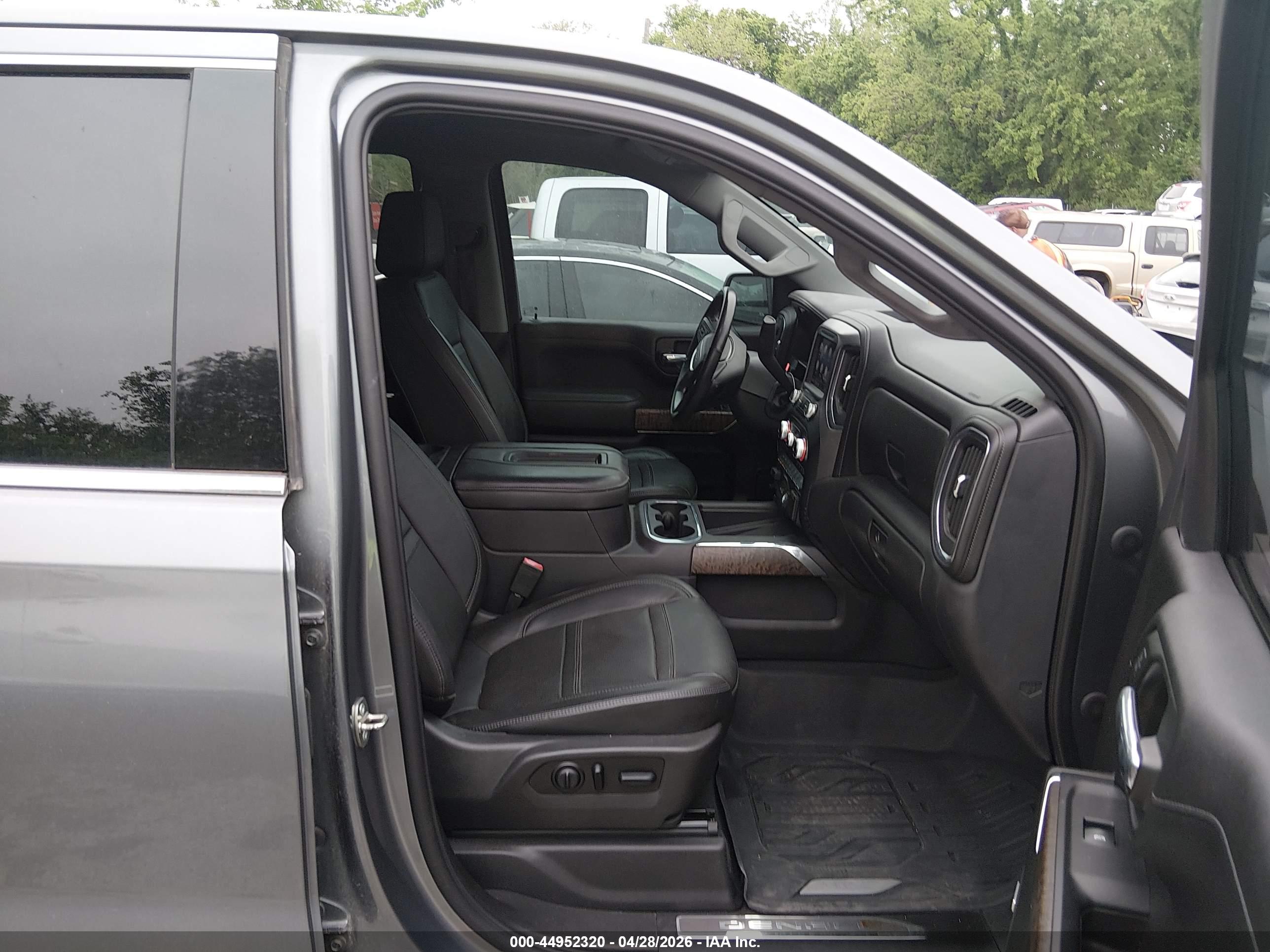 GMC SIERRA image 5