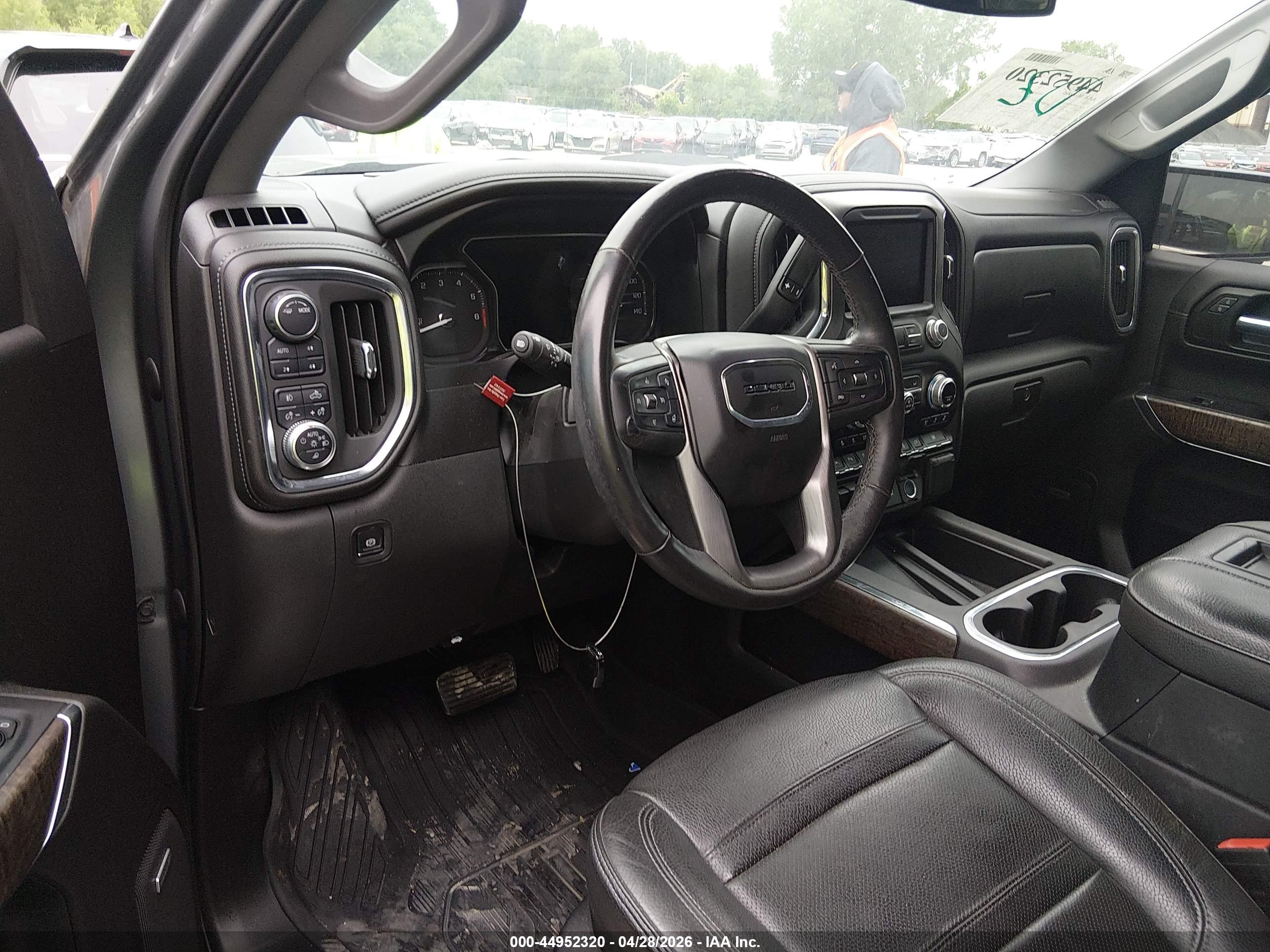 GMC SIERRA image 6