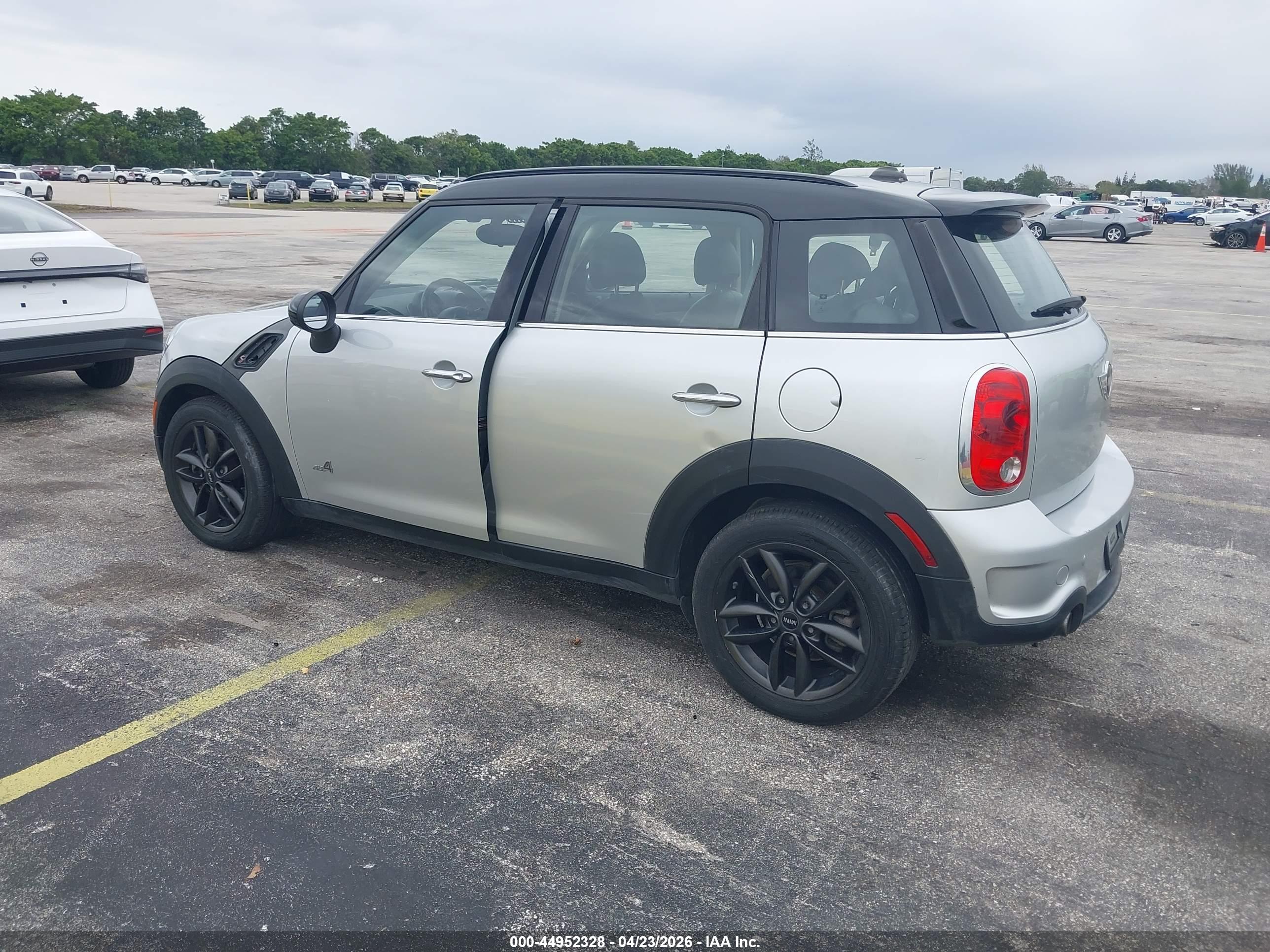 MINI COUNTRYMAN image 3